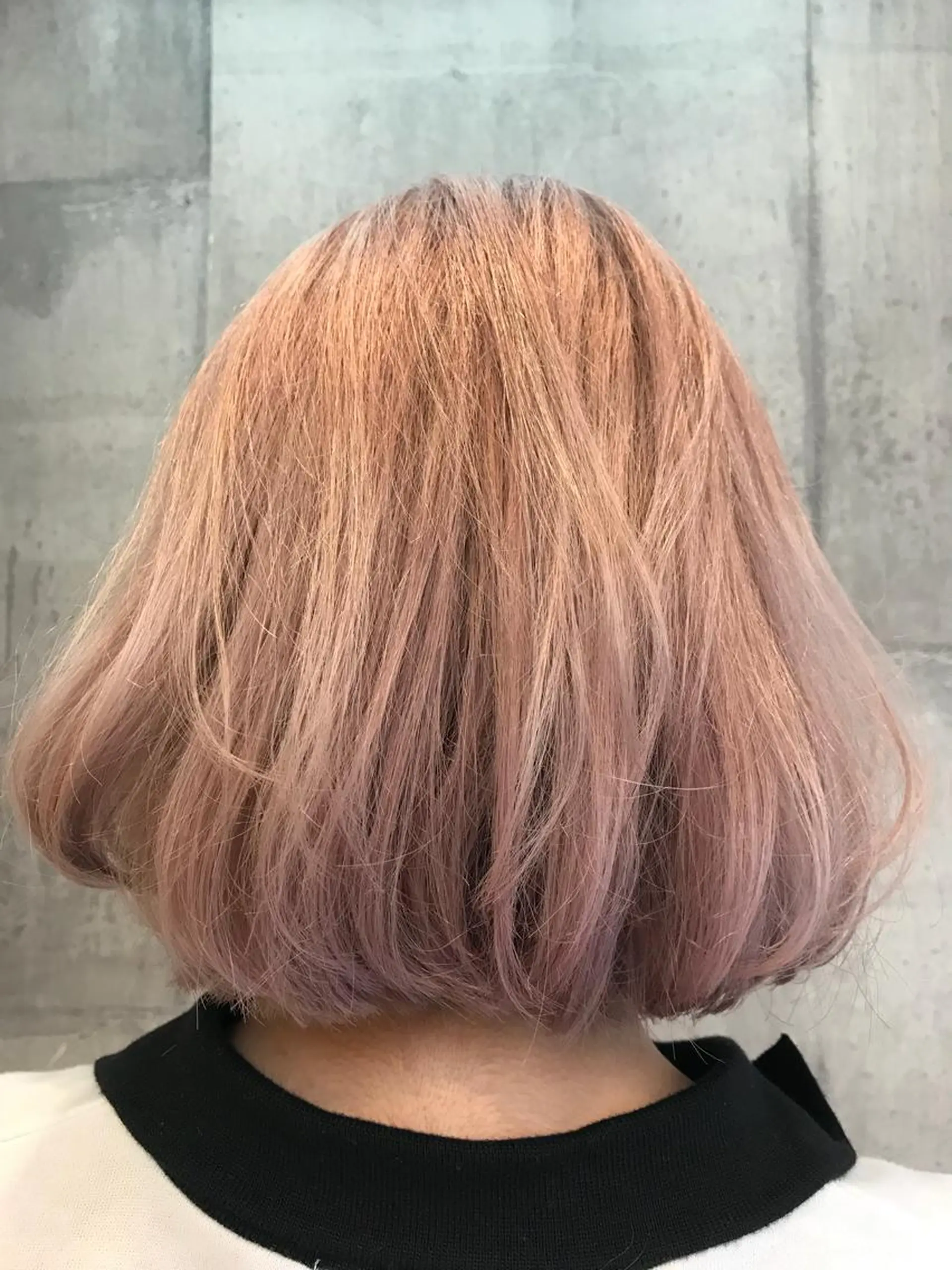 ショート カラー ピンクカラー ホワイトピンク ボブ カット ヘアカラー トリートメント フジノ マホのヘアスタイル