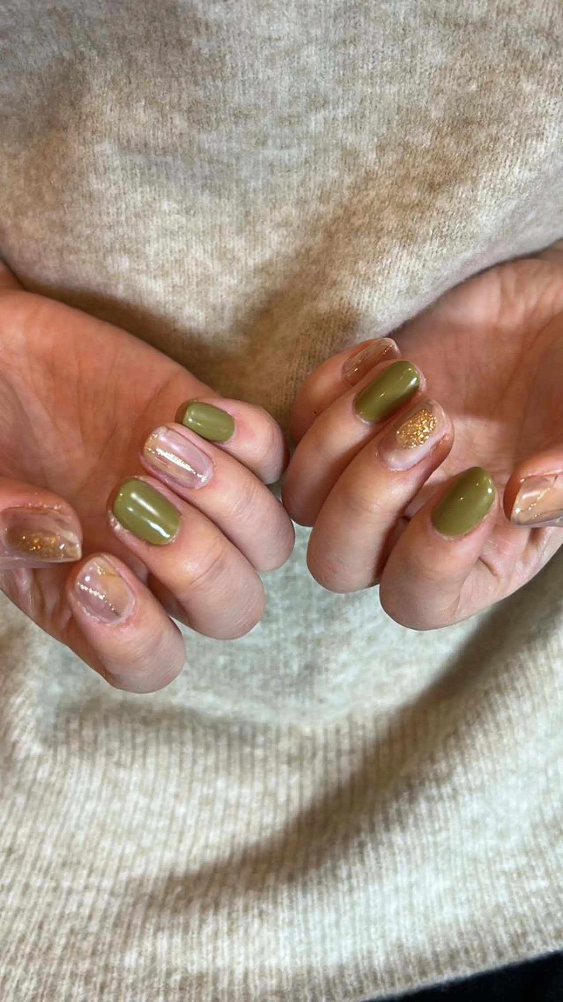 ネイル ピスタチオネイル ハンドネイル une／YUKINA 🫧大人nuanceのネイルデザイン