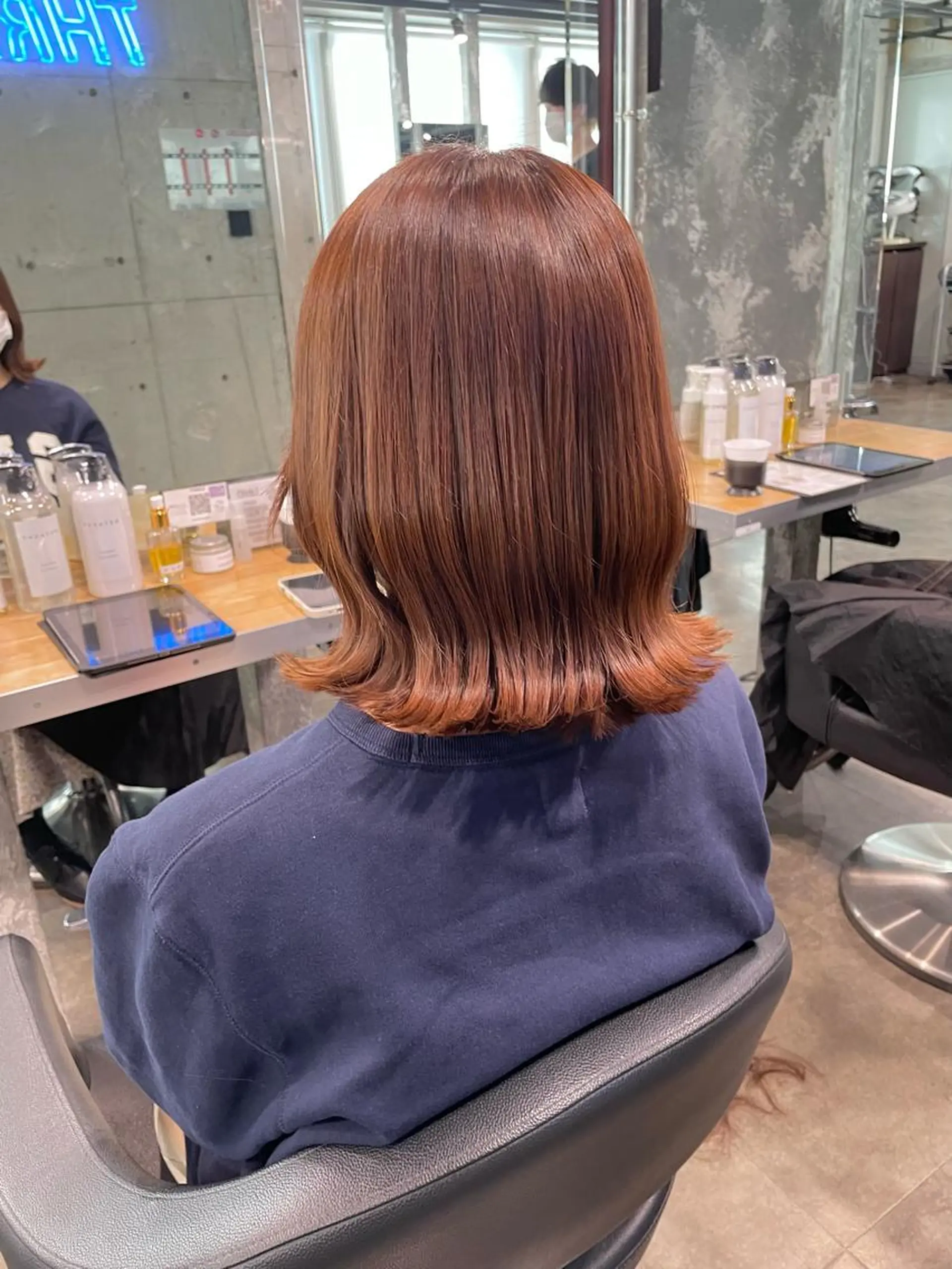 ミディアム カラー パーマ ヘアアレンジ メンズ キッズ ネイル マツエク・マツパ アイブロウ 透明感カラー・レイヤ ー🎀amika🎀のヘアスタイル