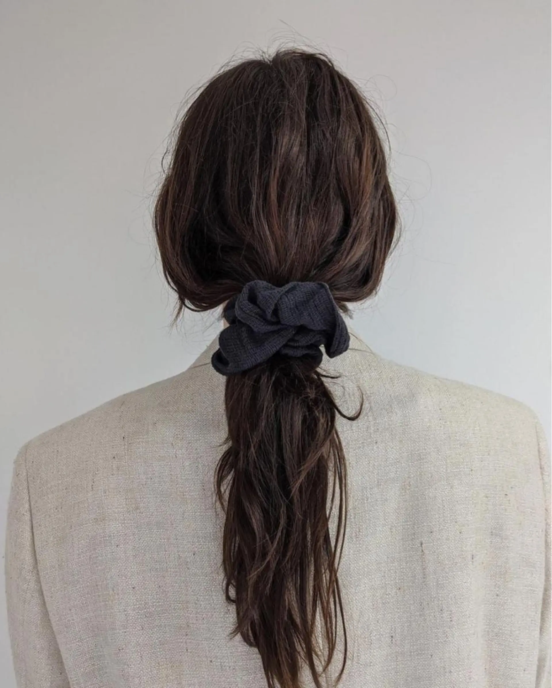 セミロング AYANO ／レイヤー／オリーブのヘアスタイル