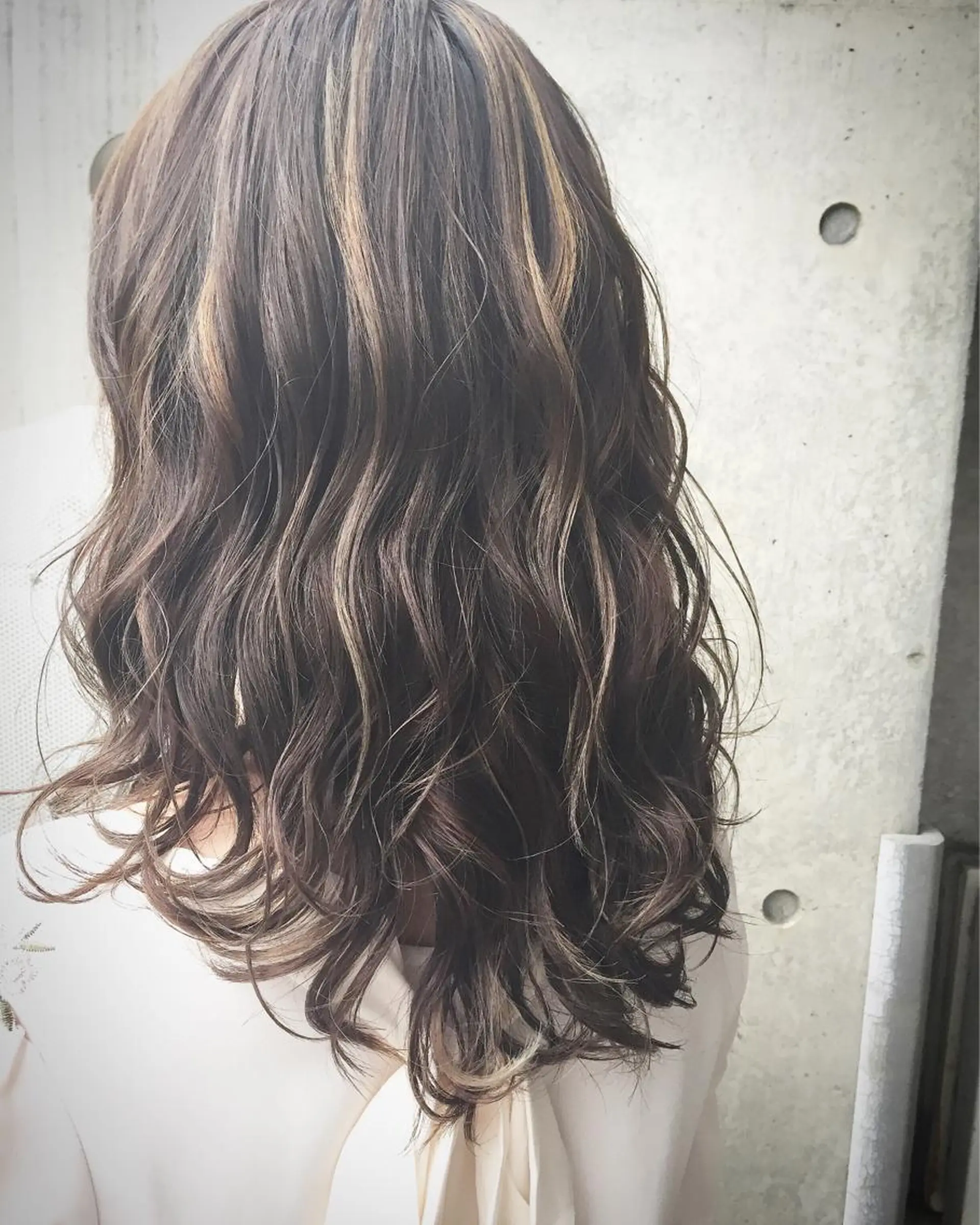 ミディアム カラー ブリーチ ハイライトカラー ハイライト 及川 光のヘアスタイル