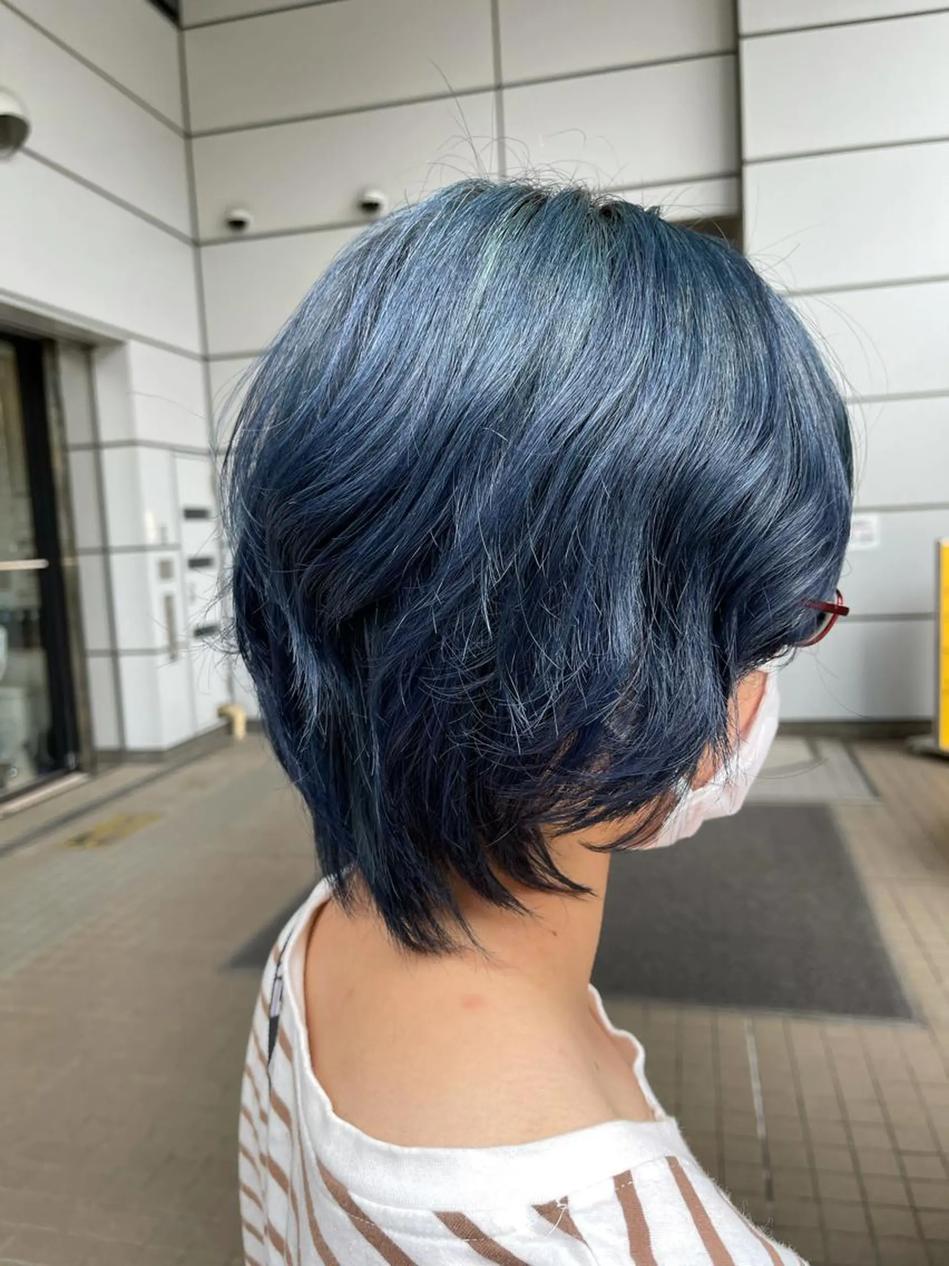 ショート カラー ブルーカラー ネイビーカラー カット ヘアカラー トリートメント Zina天王寺 CHIAKIのヘアスタイル
