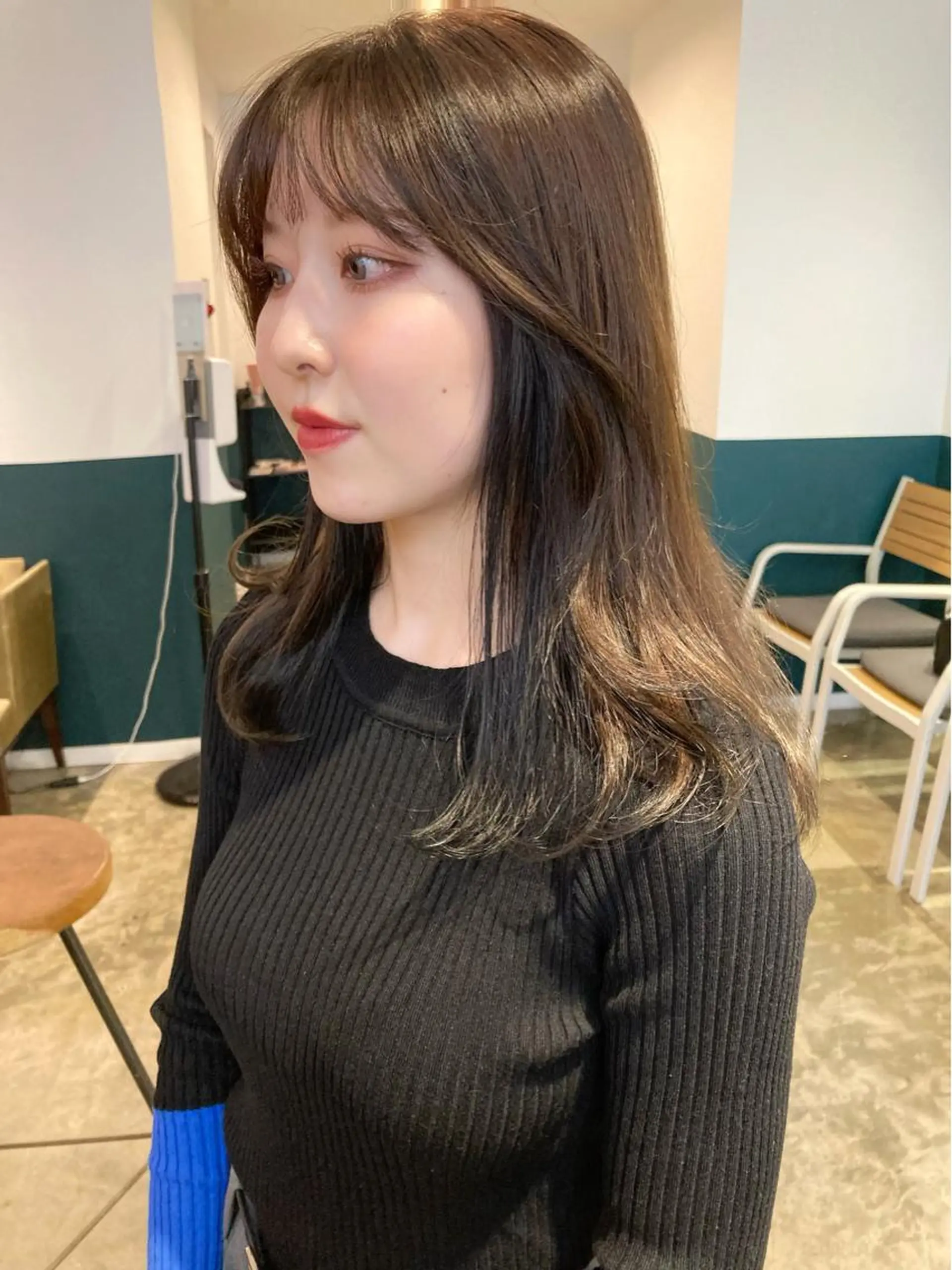 セミロング カラー 黒髪 ブリーチ ブラウンカラー デザインカラー イヤリングカラー カット ヘアカラー カラーリスト菅野 竜矢🌈のヘアスタイル