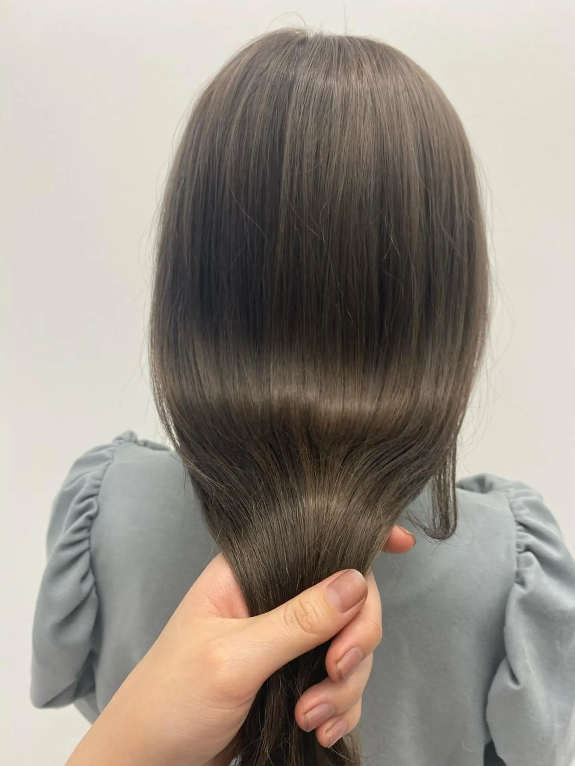 ロング aoi ♡グレージュ ・ベージュカラーのヘアスタイル