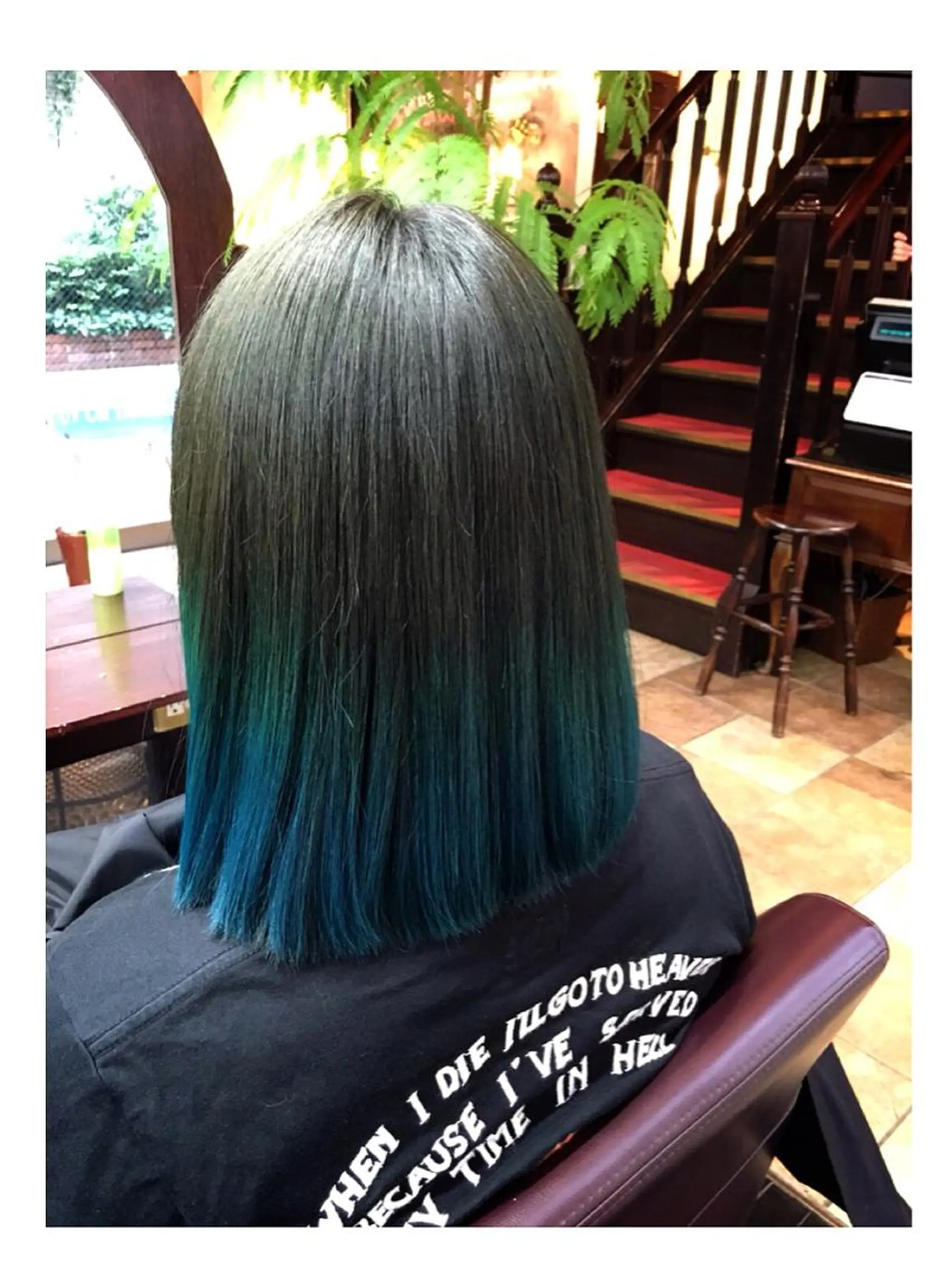 ミディアム カラー ブリーチ ブルーカラー グラデーションカラー 清水 美里のエステ・リラクイメージ