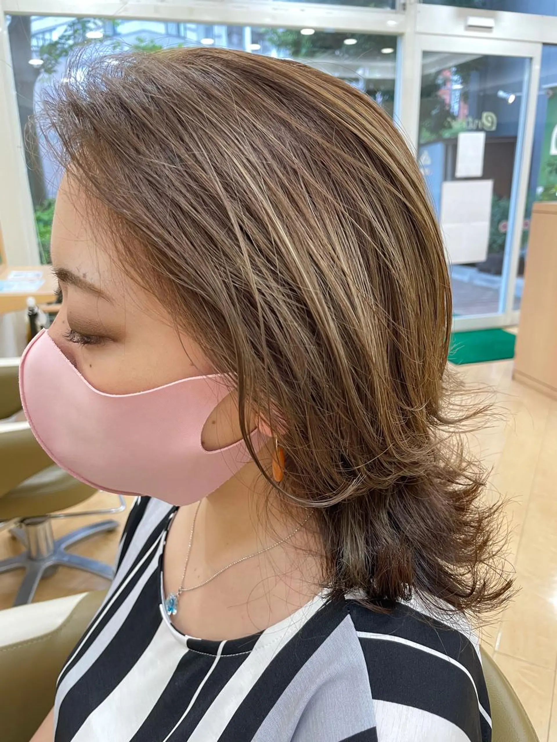 ミディアム カット ヘアカラー トリートメント 福原 亜祐美のヘアスタイル
