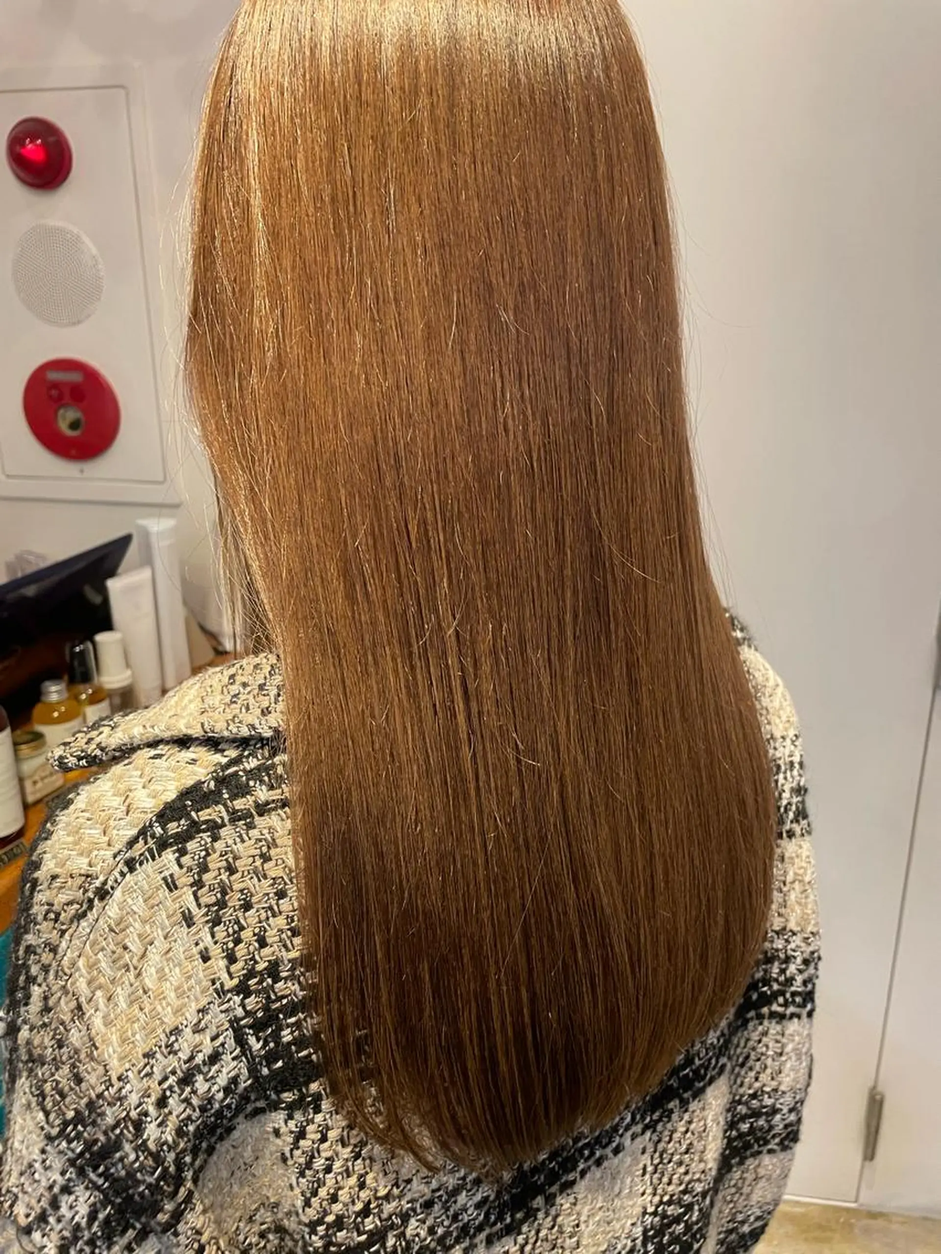 ロング カラー ベージュカラー ミルクティーベージュ カット ヘアカラー トリートメント レイヤー/似合わせ TAKUYAのヘアスタイル