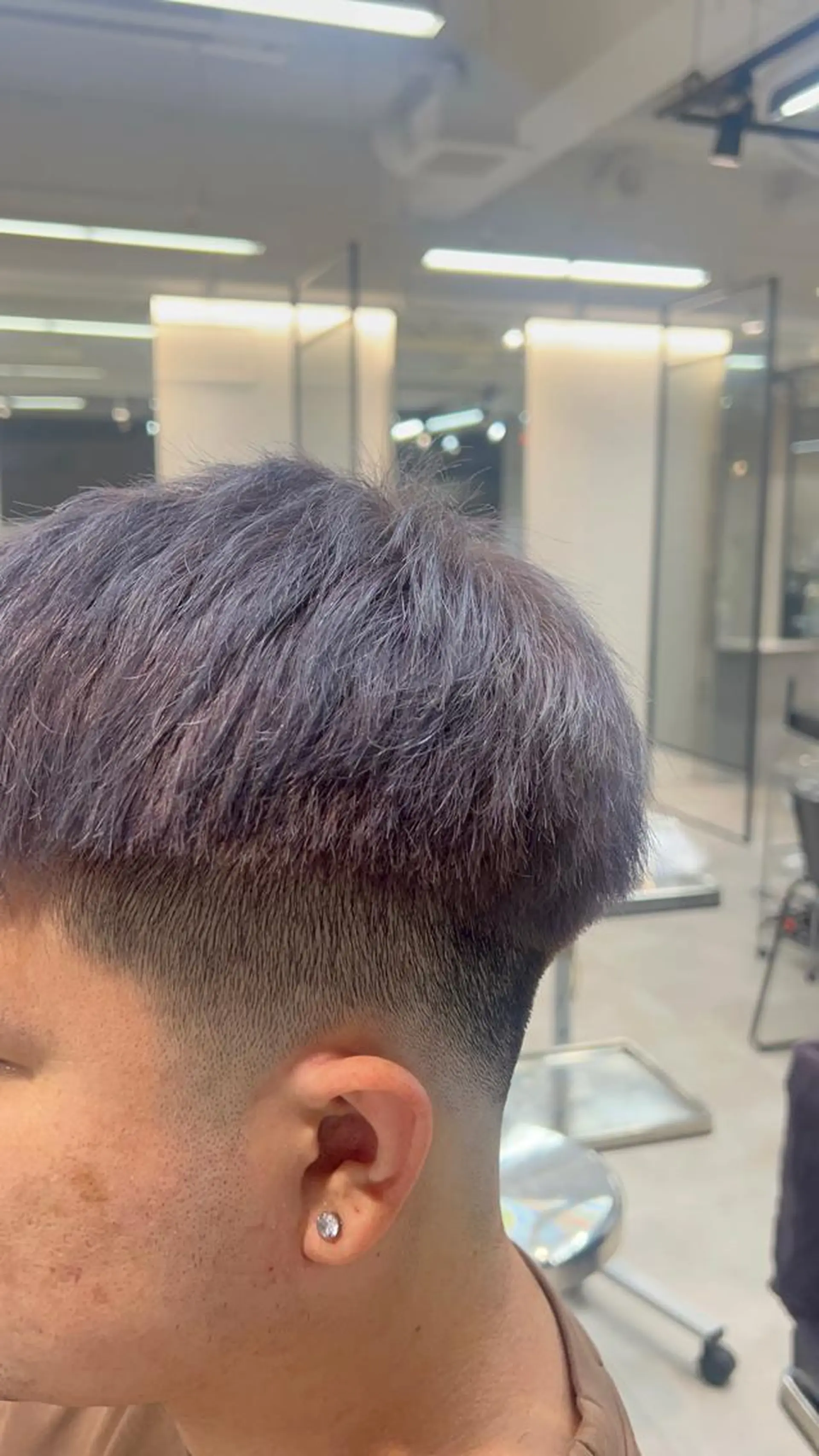 カラー ヘアアレンジ メンズ メンズブリーチ ブリーチ シルバー SKILL SHIBUYA所属・榎戸 颯汰のヘアスタイル