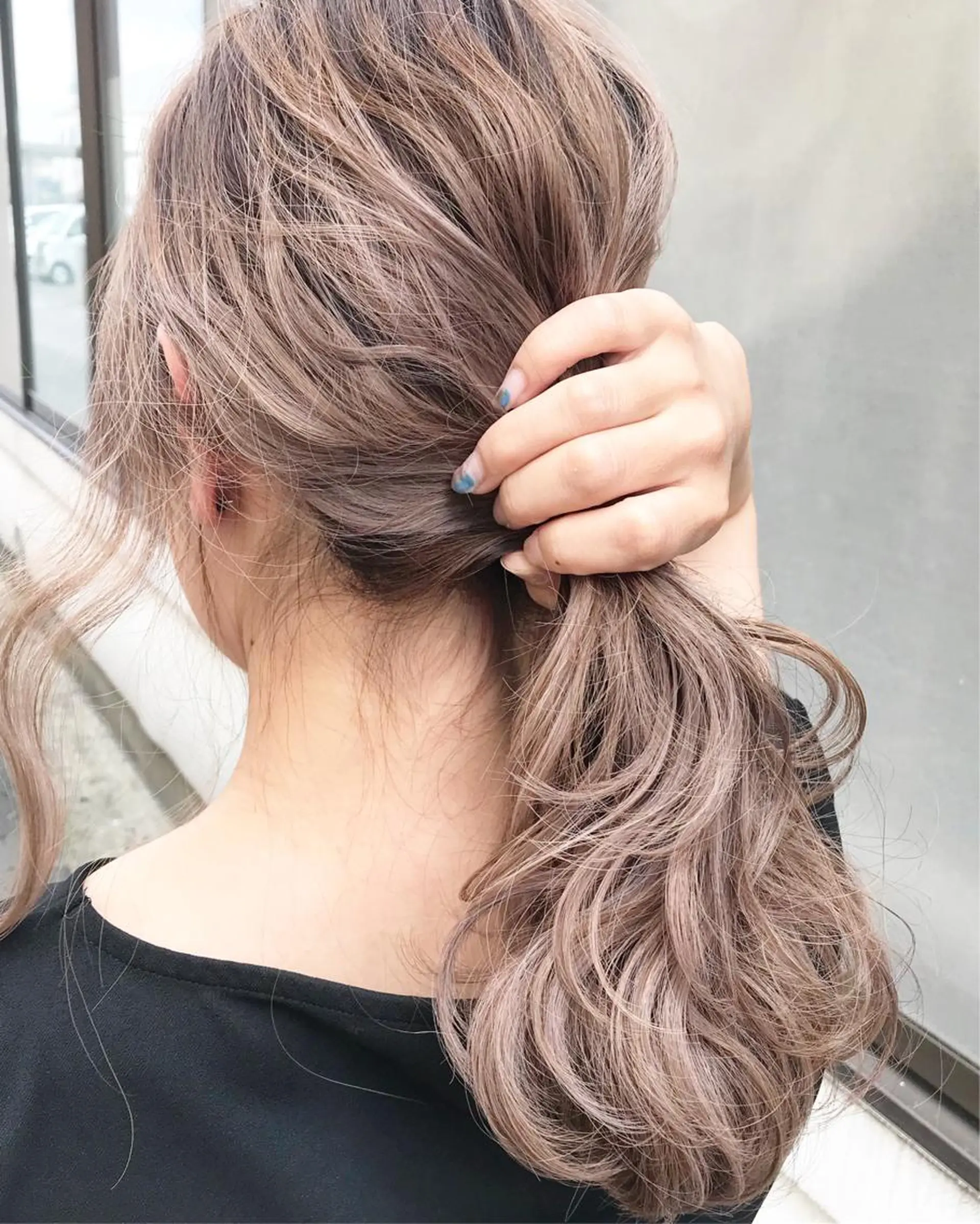ミディアム カラー ヘアアレンジ 切りっぱなしボブ バレイヤージュ ブリーチ グラデーションカラー ハイライトカラー Mariana/ 鶴原-ハイライトのヘアスタイル