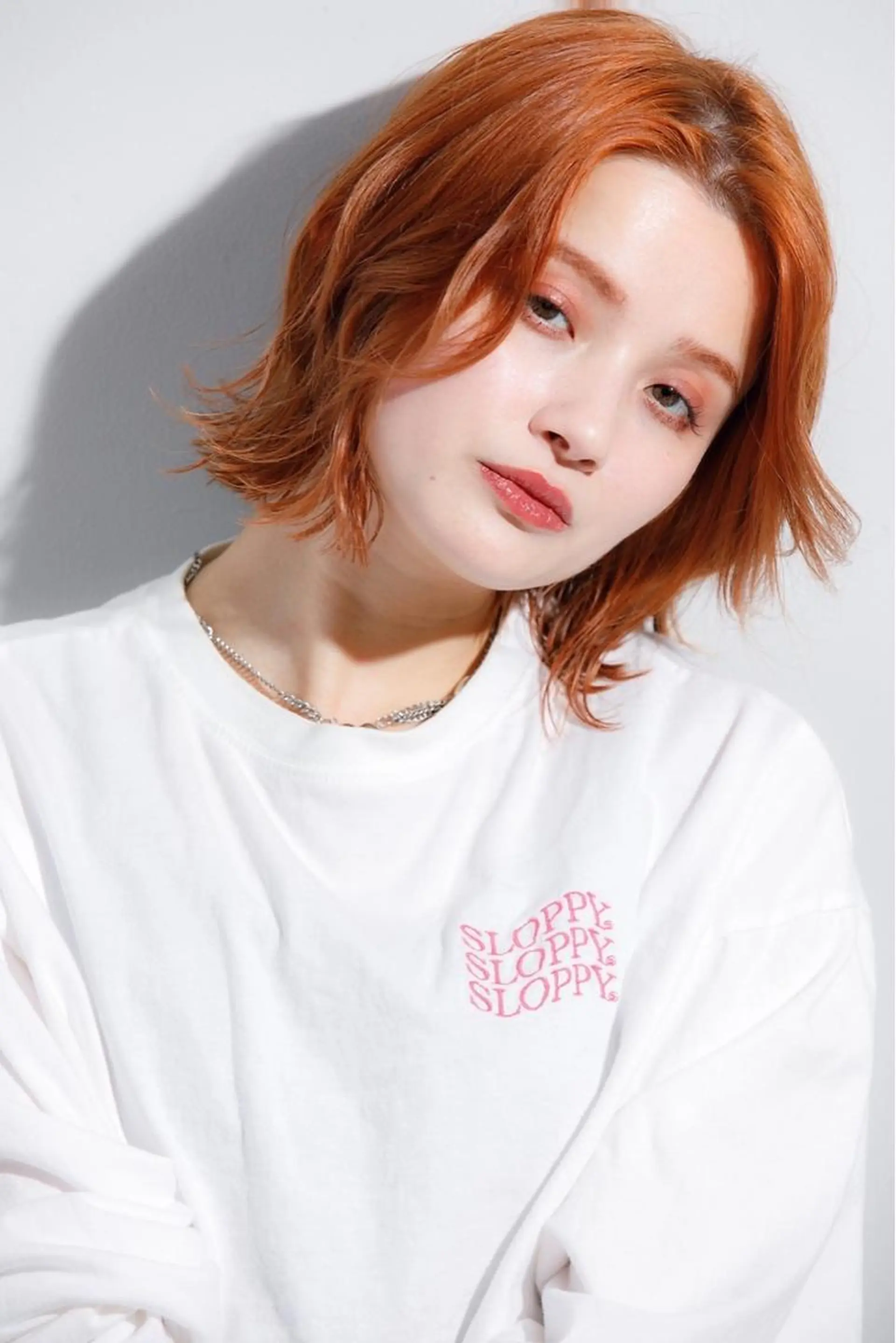 ミディアム カット ヘアカラー to youハイライトのヘアスタイル