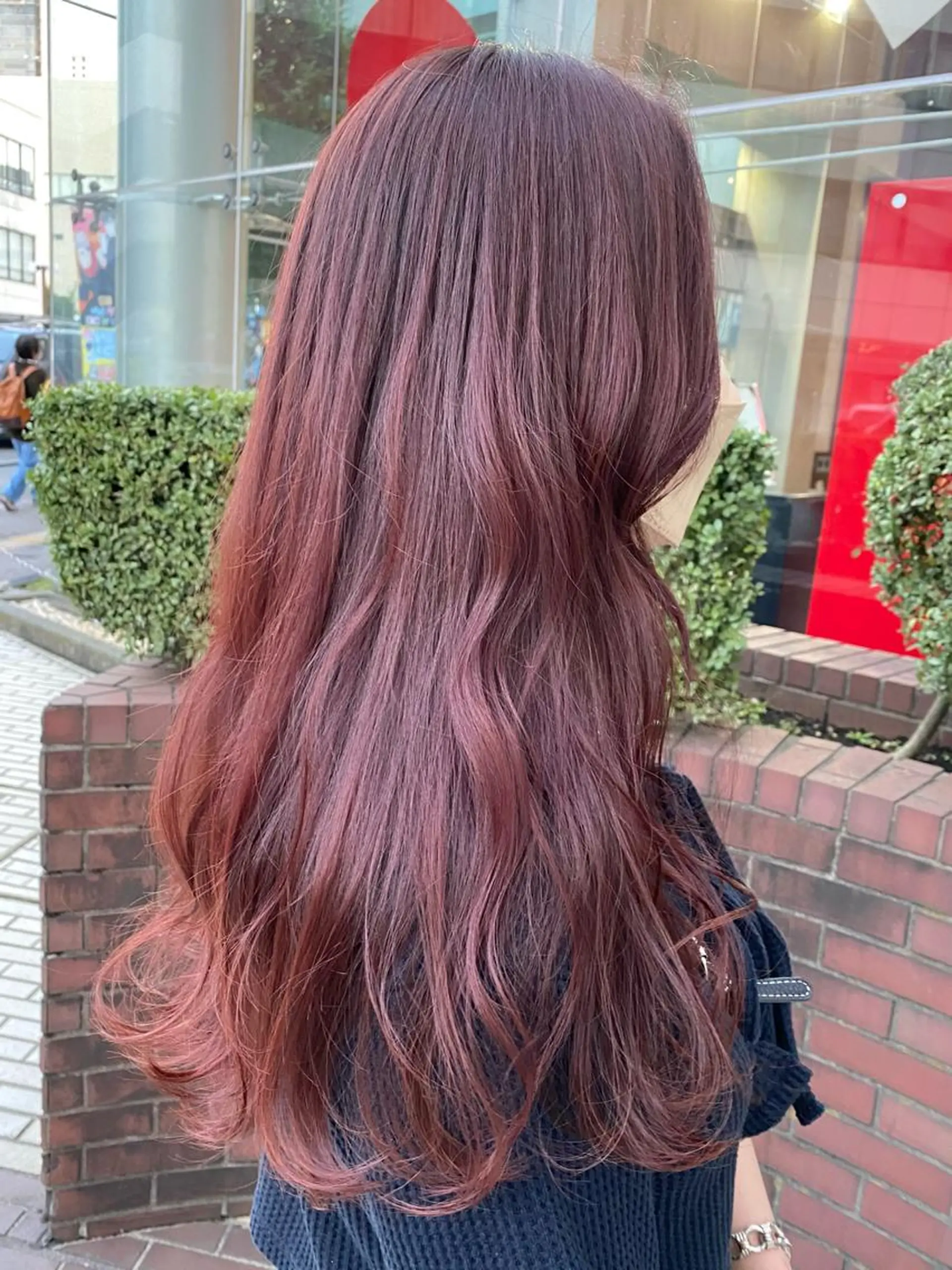 ロング カラー ベージュカラー ブリーチ ブリーチなしカラー ピンクカラー ピンクベージュ 遠藤沙也加 /レイヤーカットのヘアスタイル
