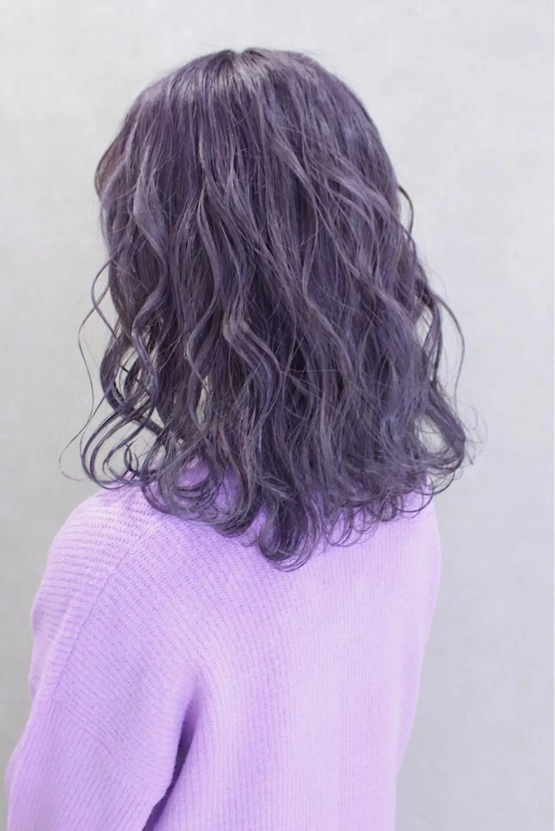 ミディアム カラー ヘアアレンジ アッシュ ラベンダーカラー ラベンダーアッシュ ヘアカラー トリートメント lani ブリーチ /ダブルカラーのヘアスタイル