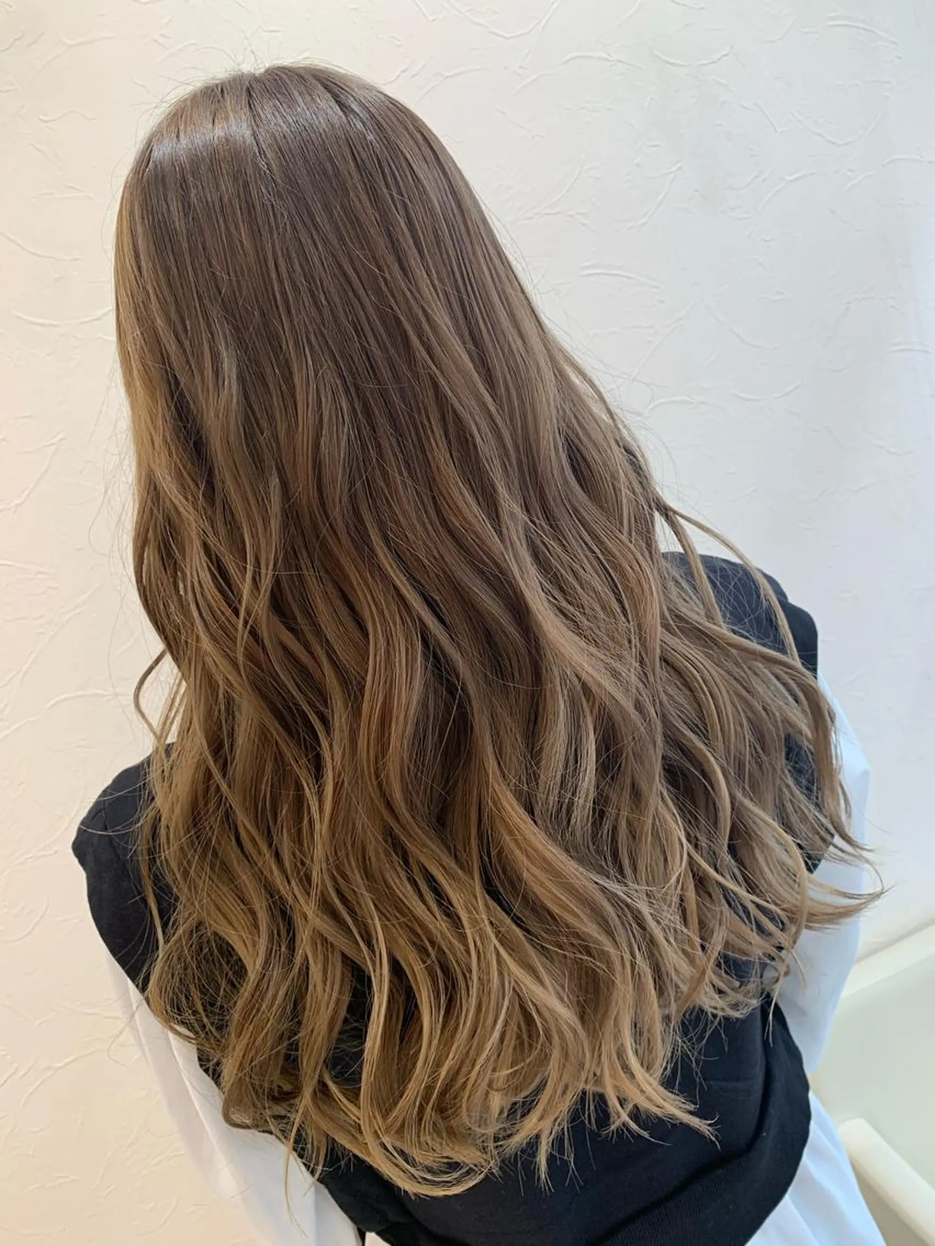 ロング ヘアカラー トリートメント 店長ハイトーンカラー 柞山史奈のヘアスタイル