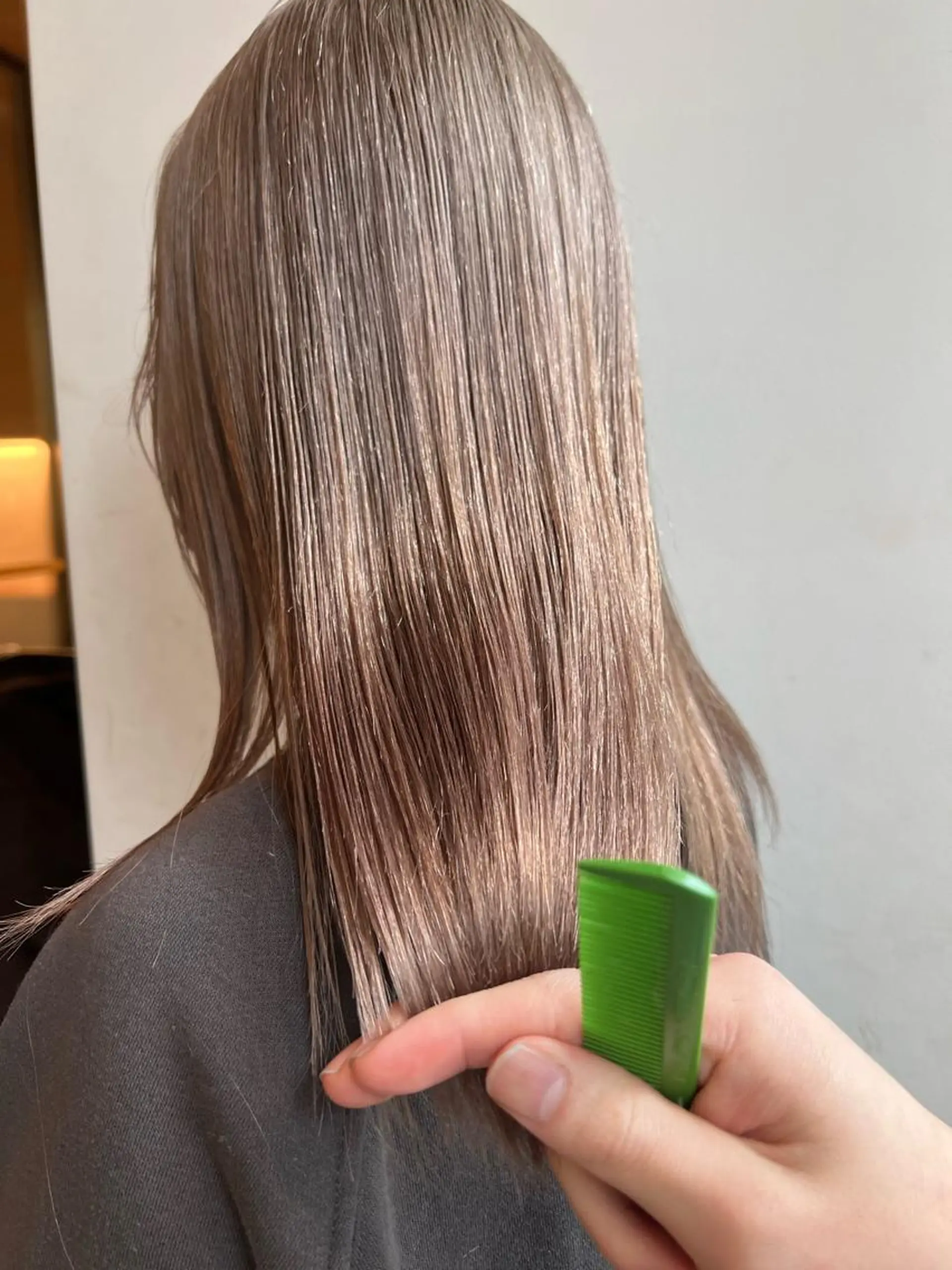 ミディアム カラー ベージュカラー 透明感カラー グレージュ ボブ ヘアカラー トリートメント ヘアセット レイヤー専門家 ダブルカラー修のヘアスタイル