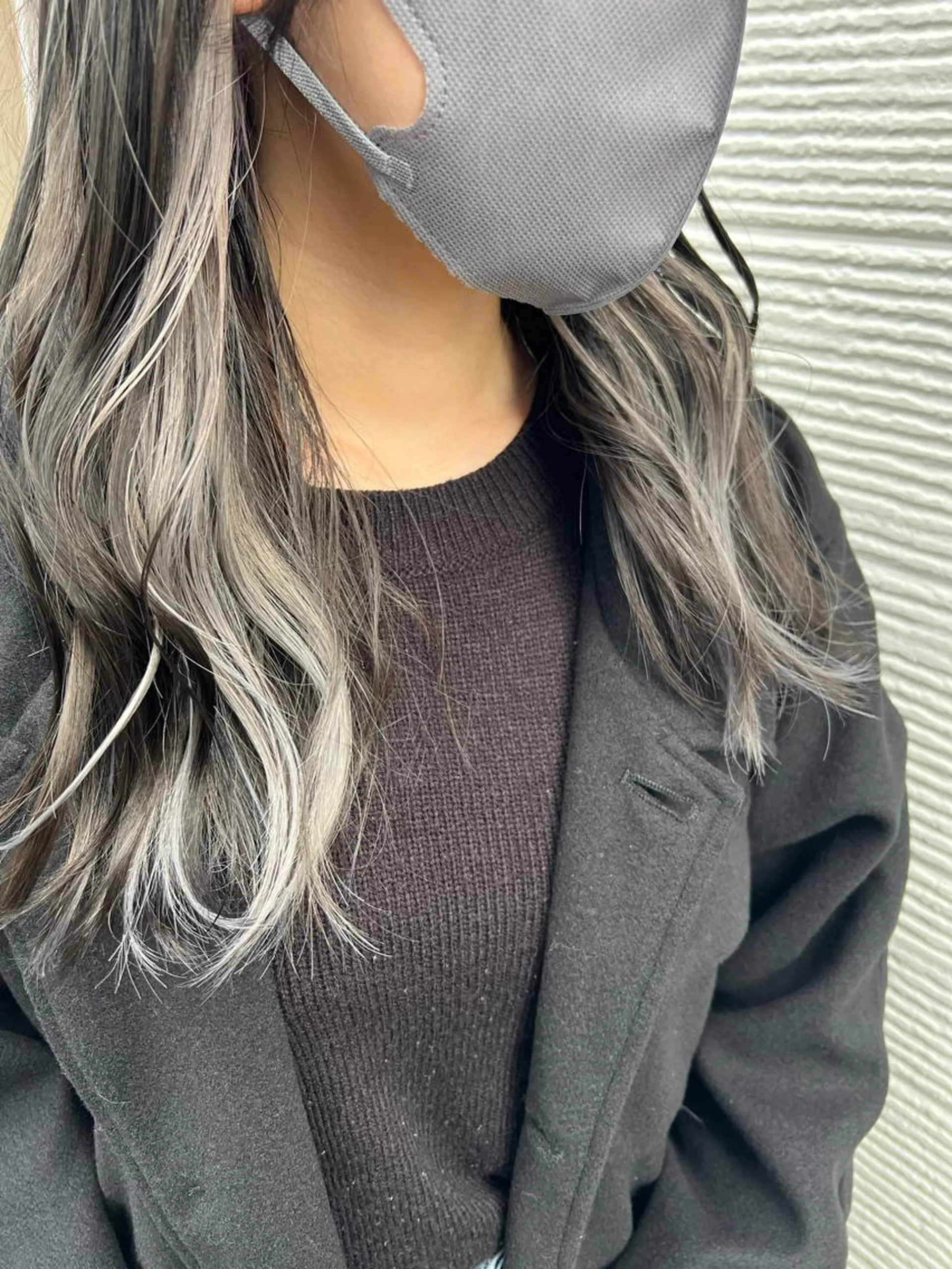 セミロング カラー ベージュカラー イヤリングカラー ホワイトベージュ ，comma momoka🪄のヘアスタイル