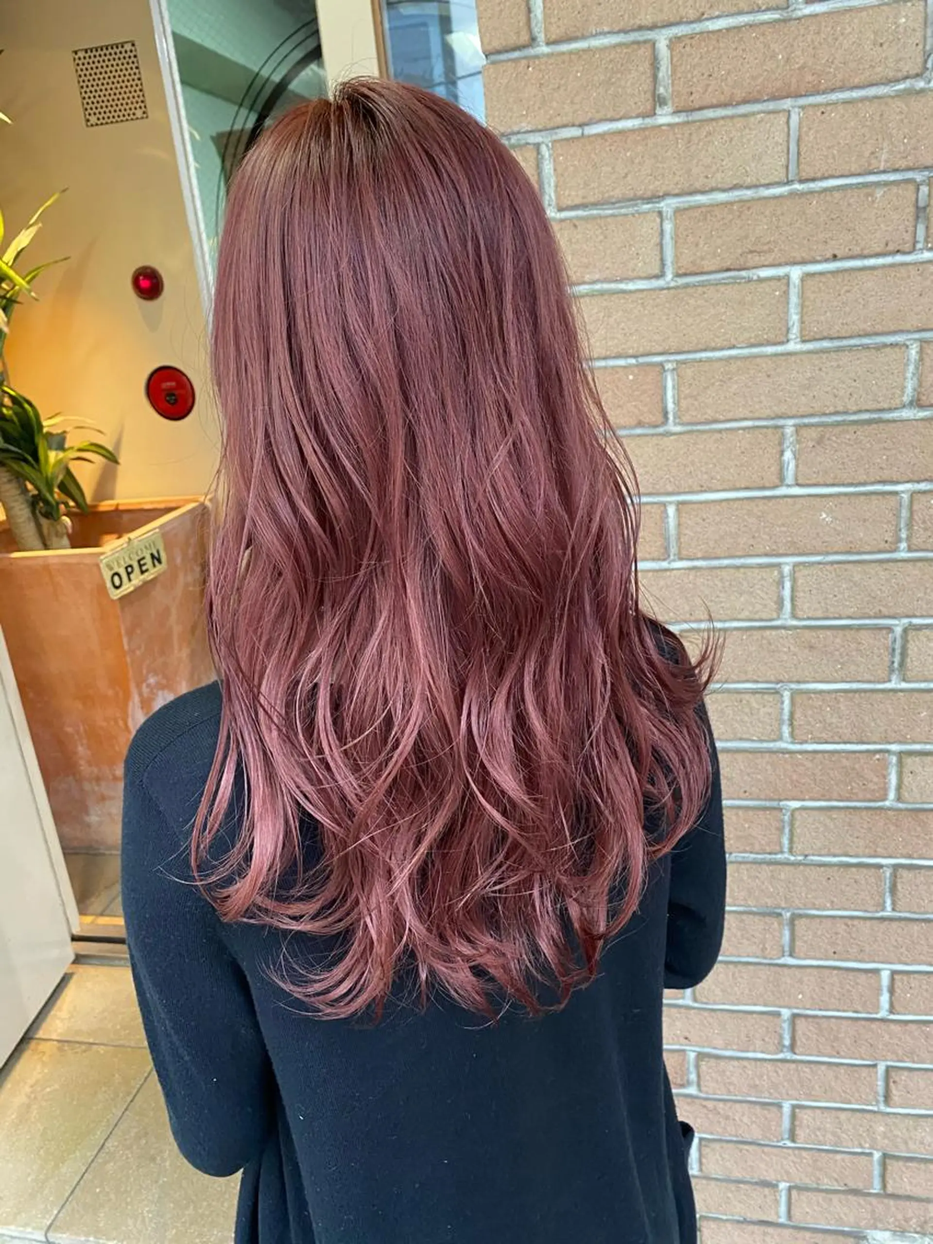 ロング カラー メンズ ピンクカラー サロンドミルク 原宿のヘアスタイル