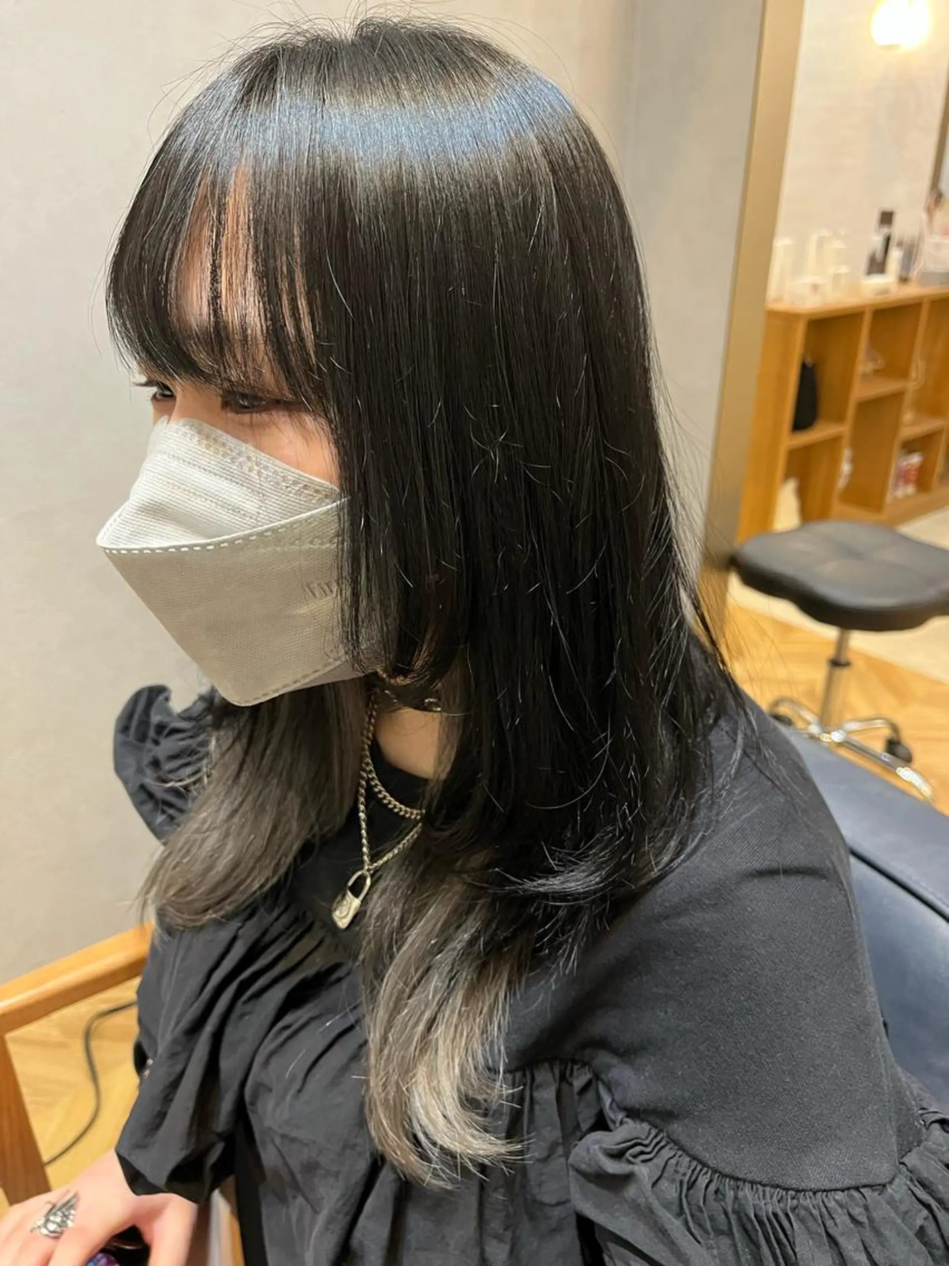 ミディアム 顔周りカット 小顔カット ウルフカット カット ヘアカラー トリートメント N°number大分 ナンバーmikotoのヘアスタイル