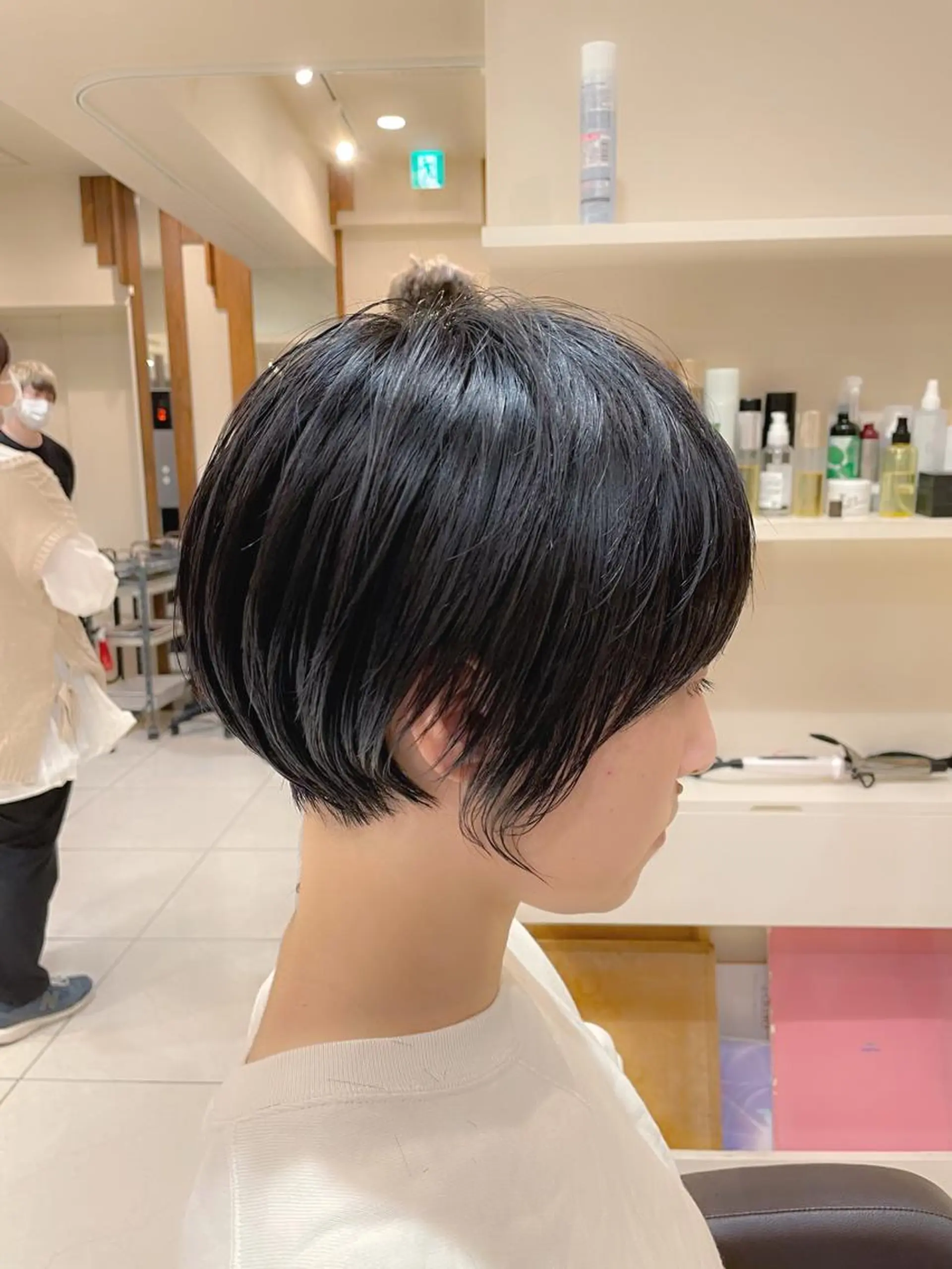 ショート ショートボブ ハンサムショート 丸みショート ボブ くびれヘア 💎桑原勇志/ ショート/ハイトーンのヘアスタイル