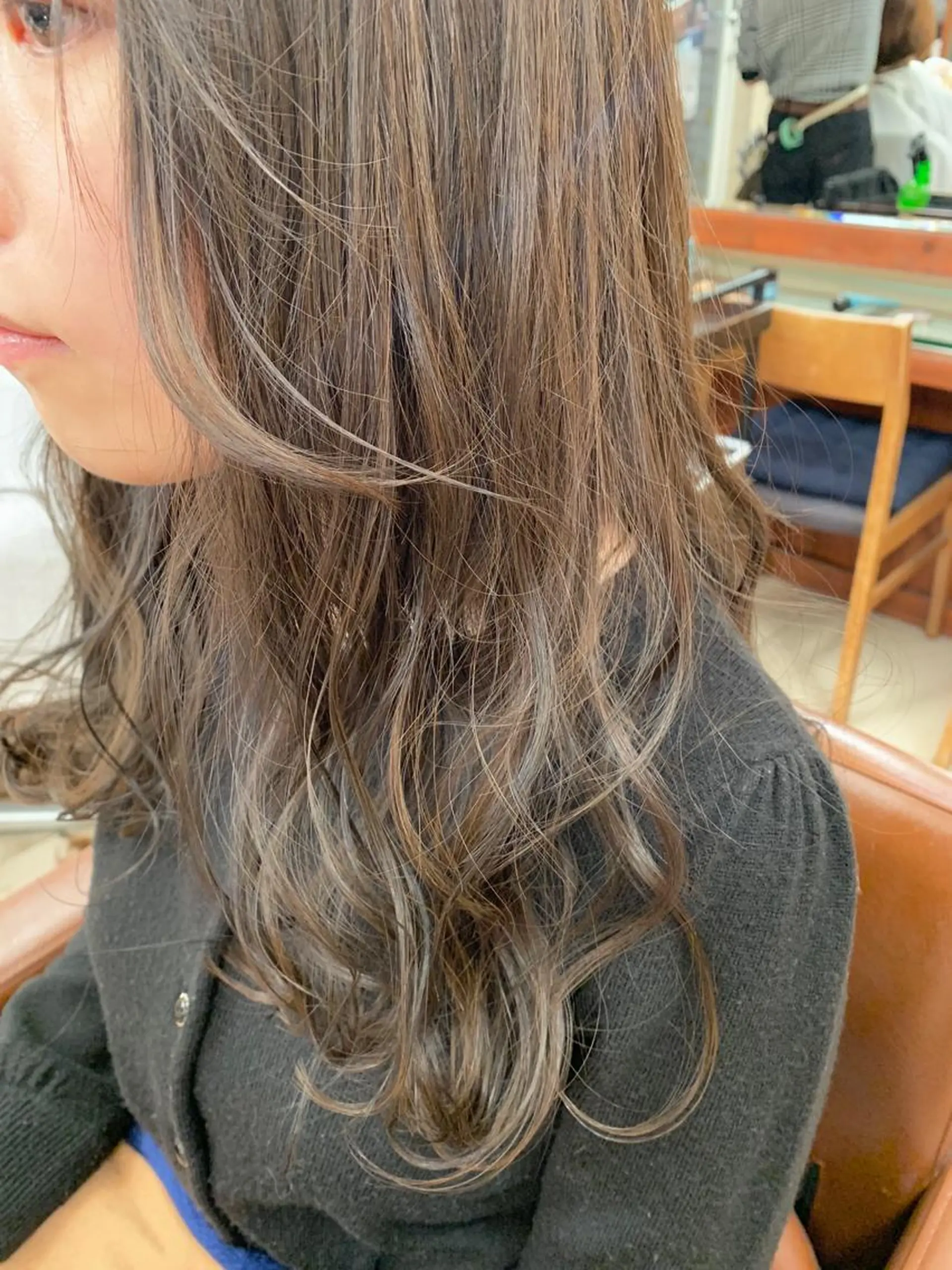 ロング カラー 加藤 綾華のヘアスタイル