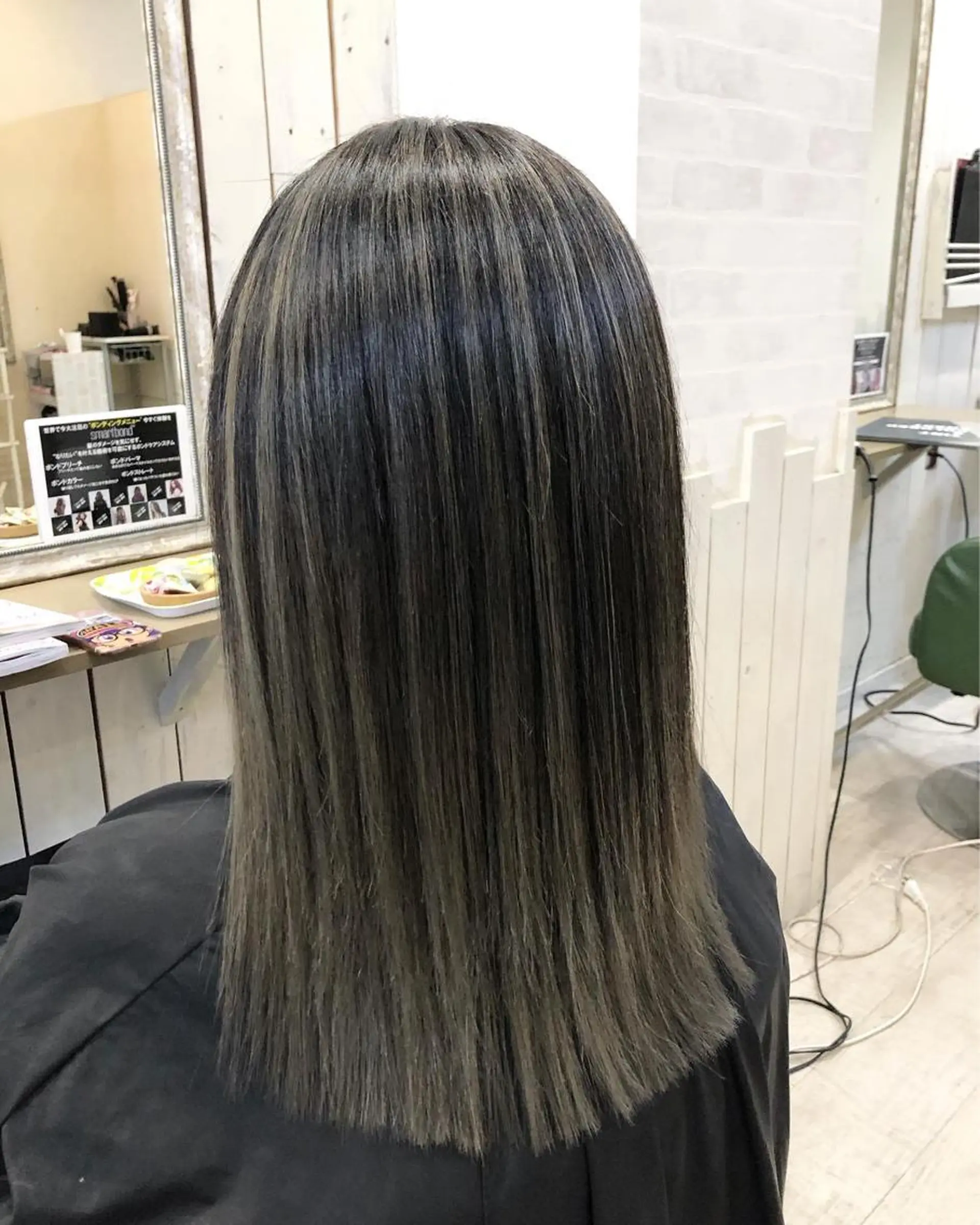 ミディアム カット ヘアカラー 高山 滉太のヘアスタイル