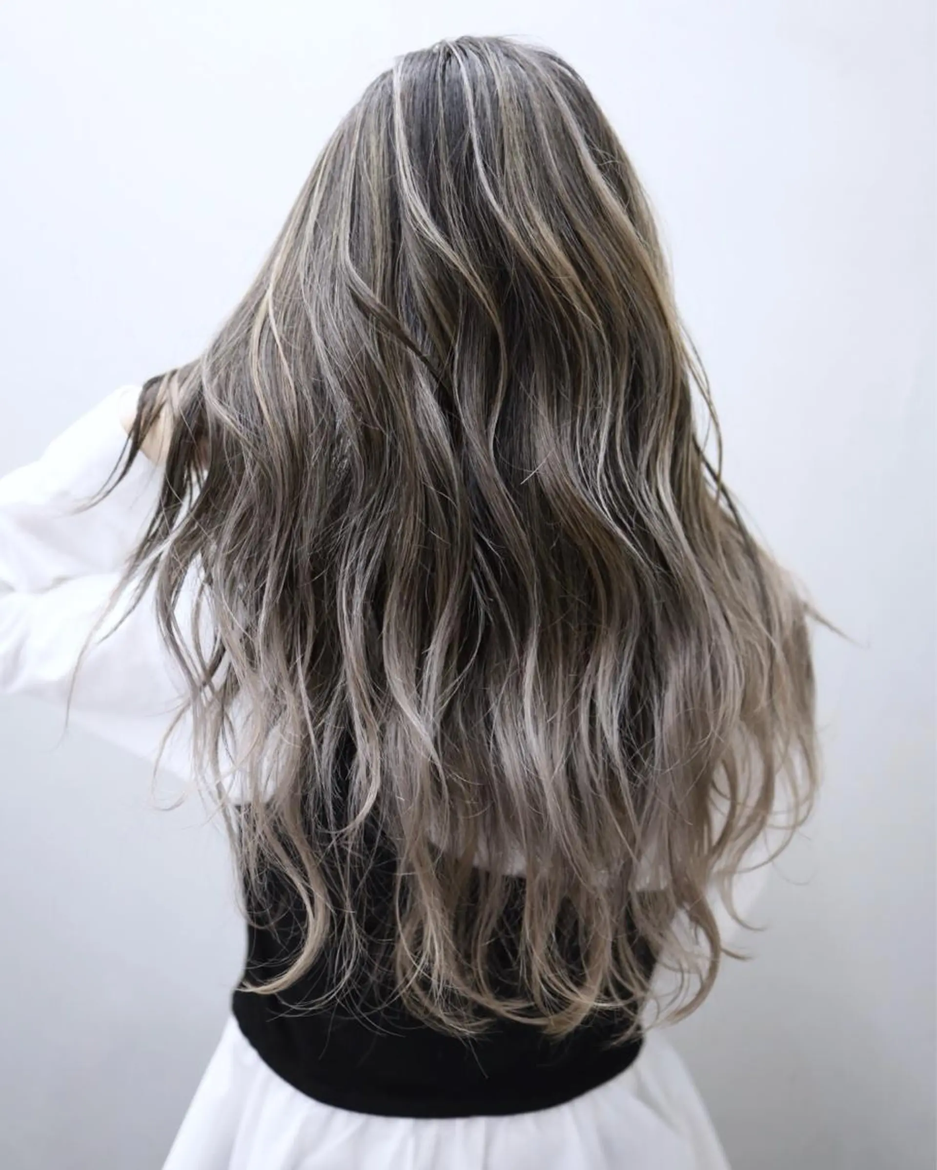 ロング レイヤーカット YUSUKE レイヤーカットカラーのヘアスタイル