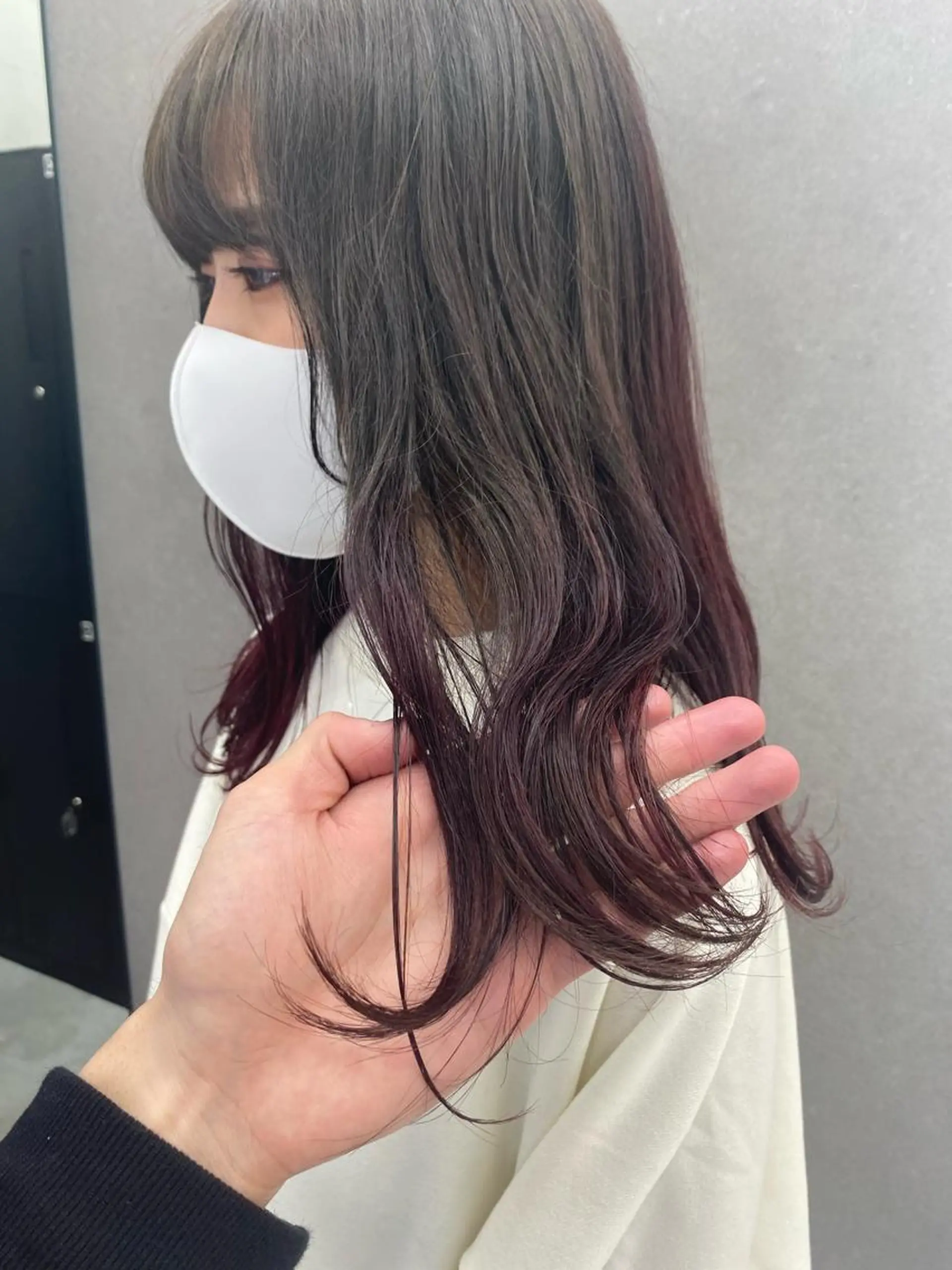 セミロング カラー グラデーションカラー 韓国🇰🇷レイヤー カットオリーブカラーのヘアスタイル