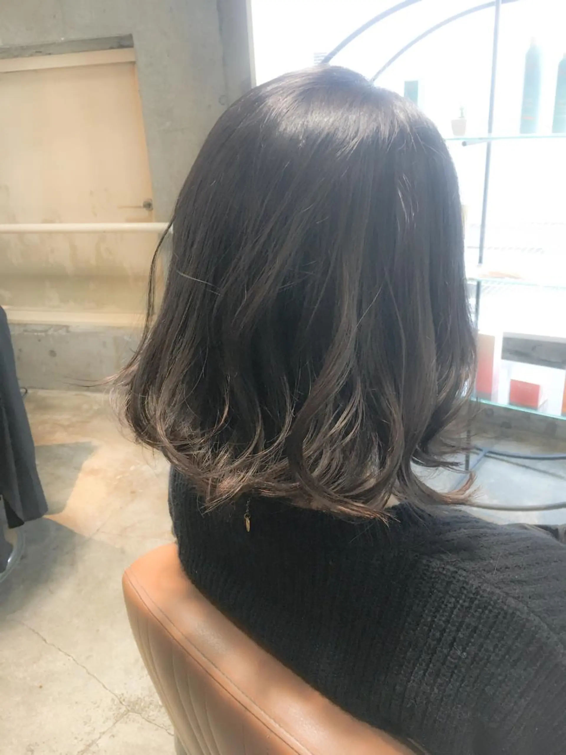 ミディアム カラー ダークグレー ダークグレージュ グラデーションカラー グレージュ 北條 優輝のヘアスタイル