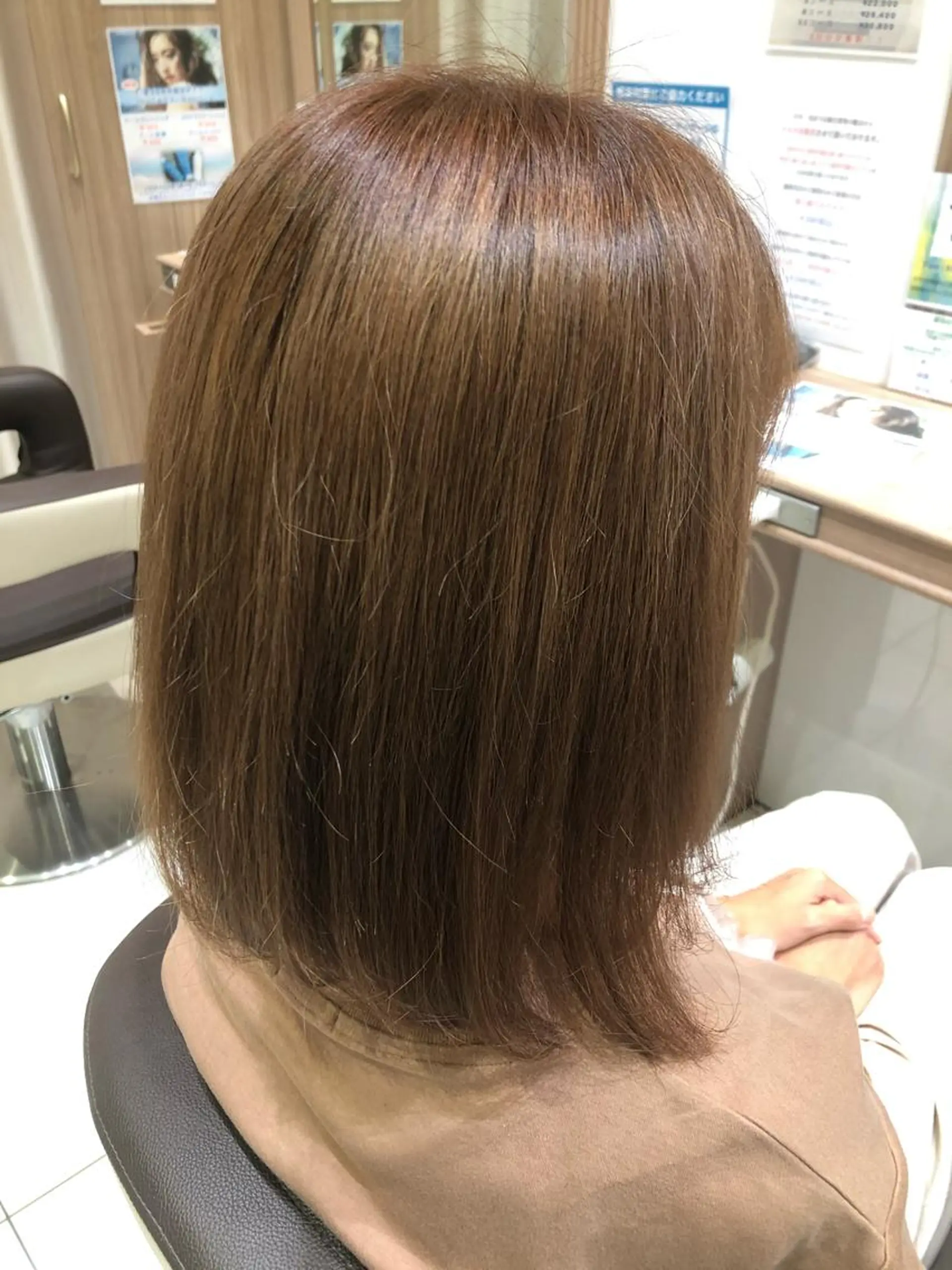 カラー ベージュカラー ブリーチ ヘアカラー 美容室fuwat所属・侑🌈特価 映える店内でカット✨のヘアスタイル