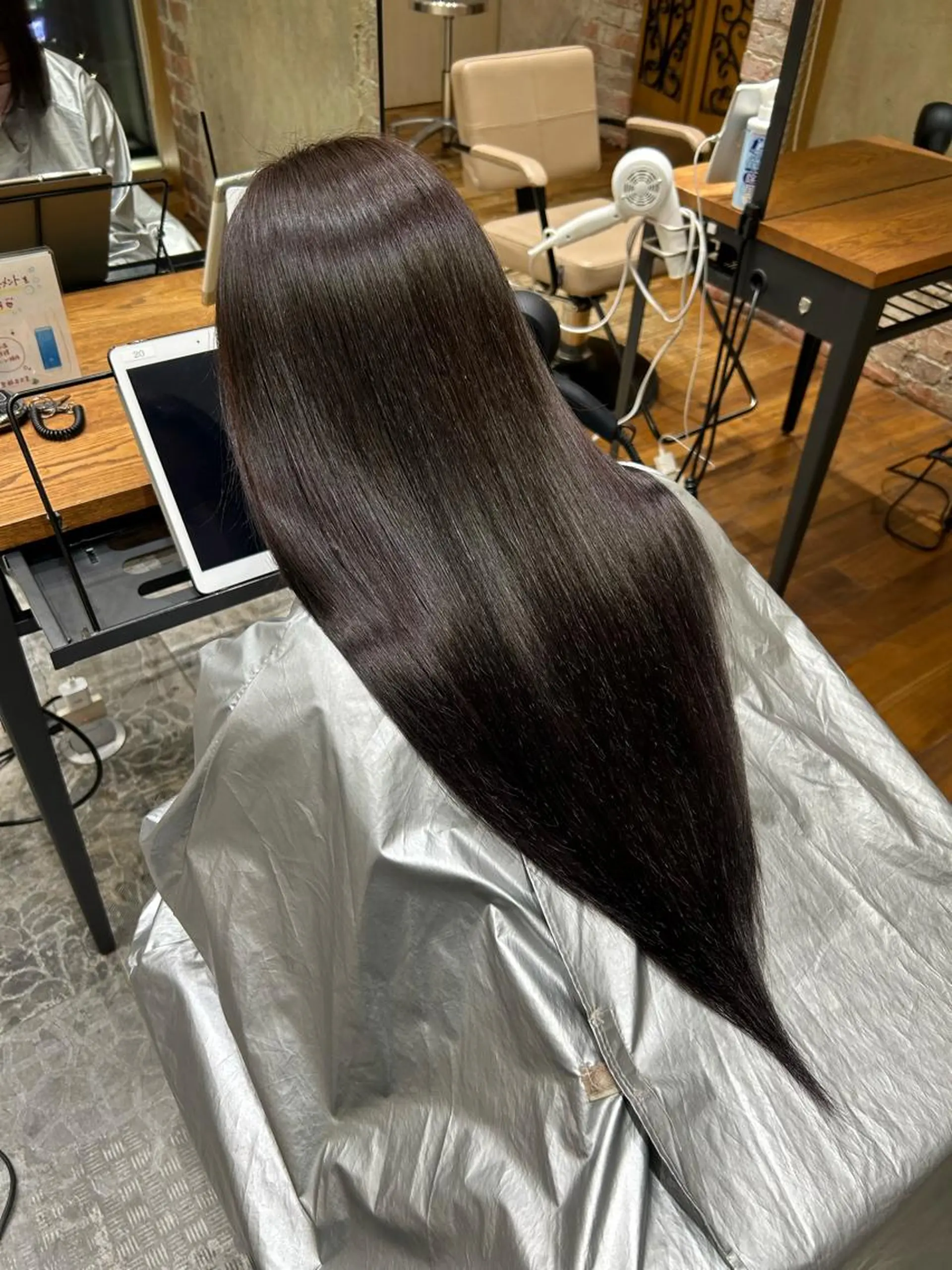 ロング カラー パーマ ブリーチ ケアブリーチ ダブルカラー イヤリングカラー ハイライトカラー カット ヘアカラー 縮毛矯正 トリートメント 新宿✨顔周りカット 韓国ヘア/坂本亜裟海のヘアスタイル