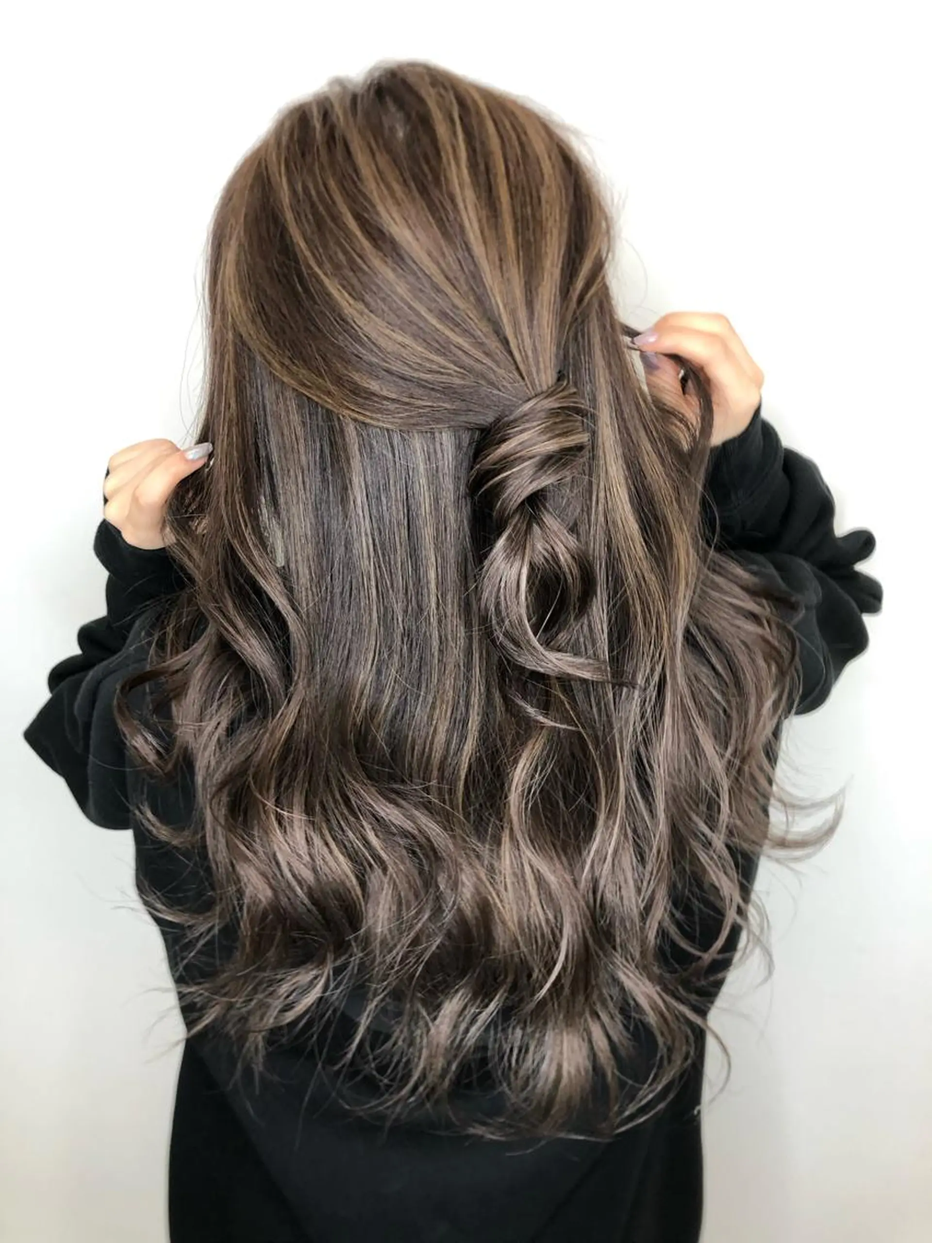 セミロング 手島 カミラのヘアスタイル