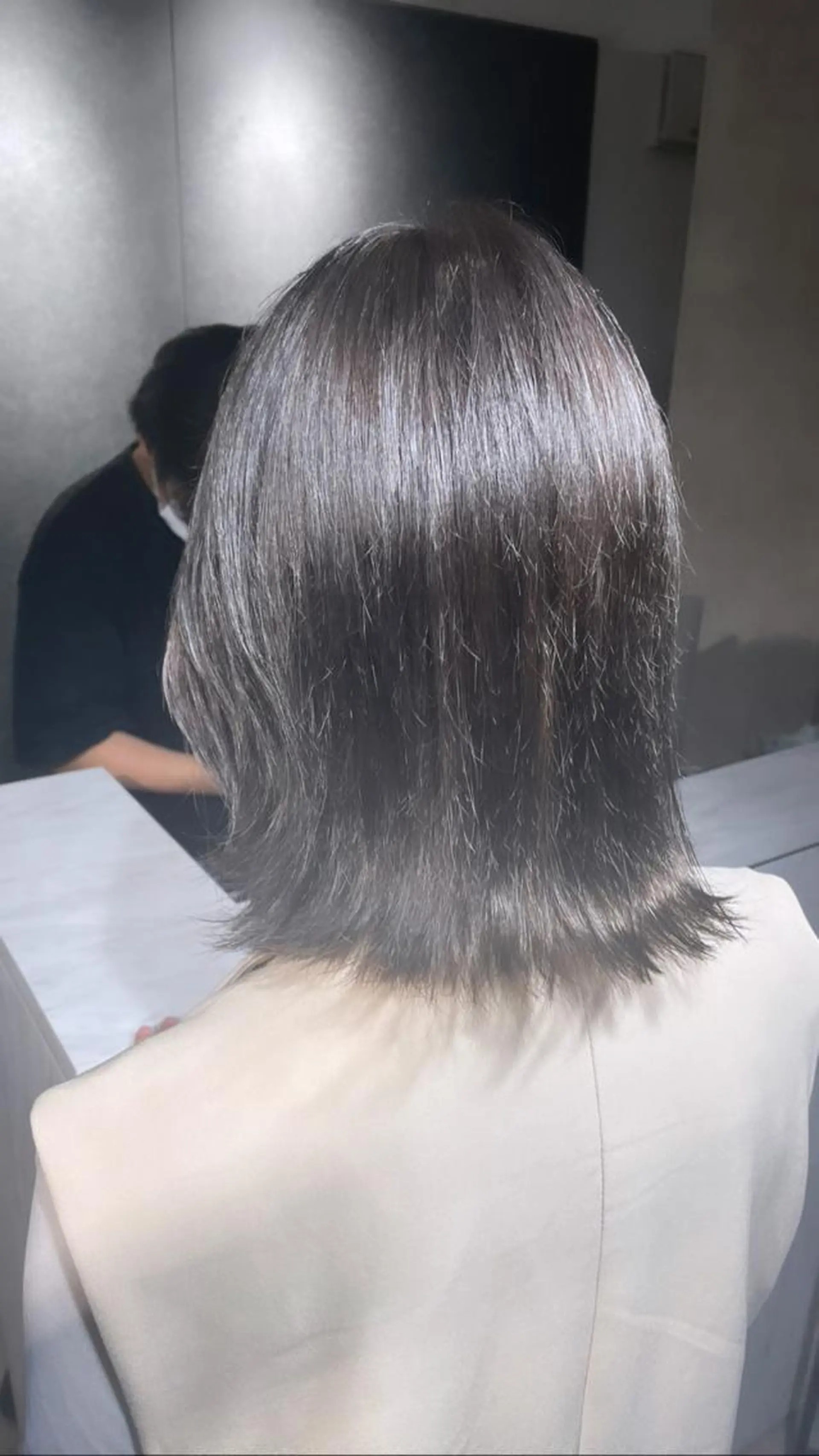 ミディアム カラー ヘアカラー 🩵ハイトーン/ レイヤーYUZU🩵のヘアスタイル