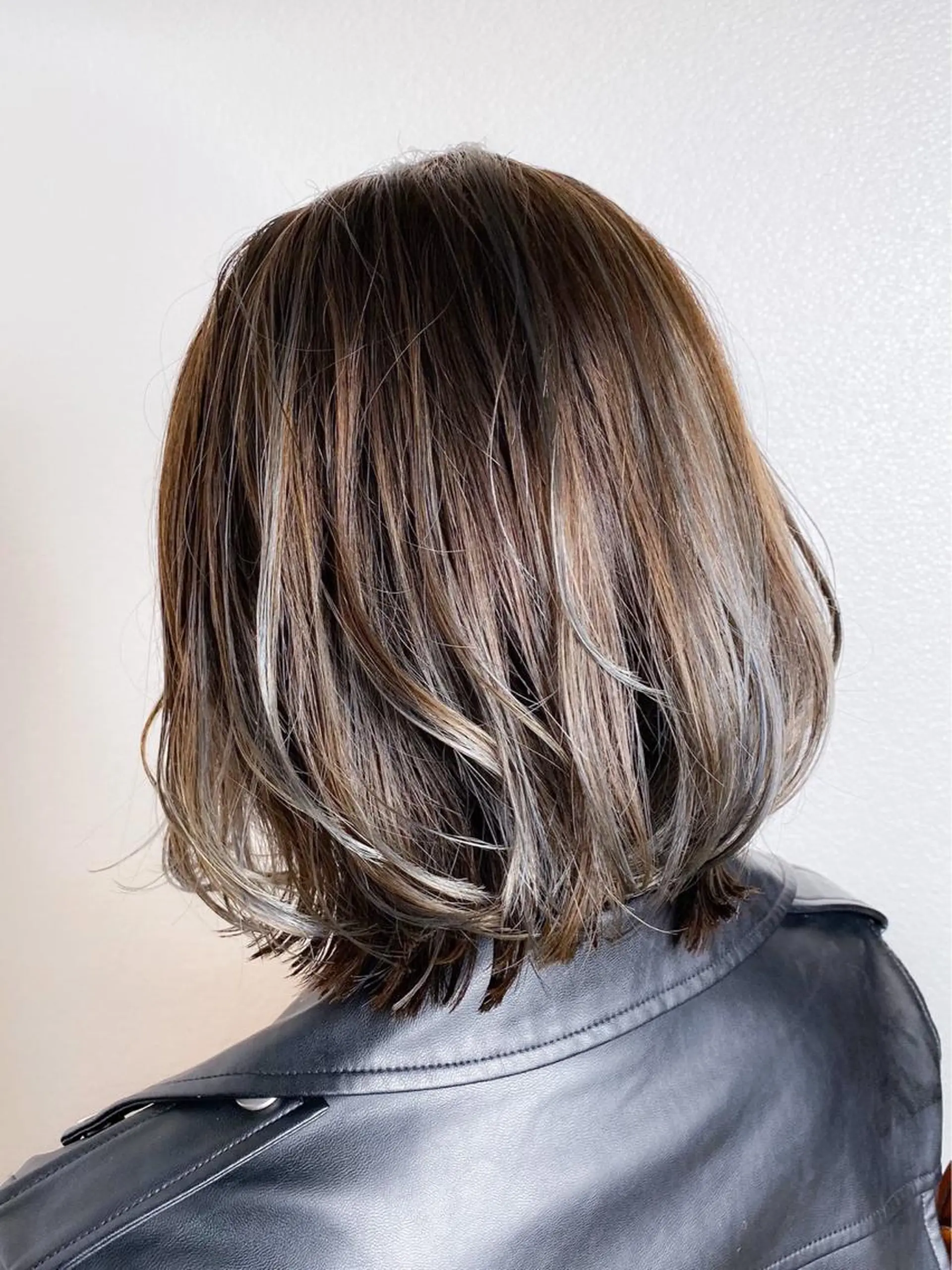 ショート カラー バレイヤージュ レイヤーカット 👑似合わせレイヤー が好評👑佐久田のヘアスタイル