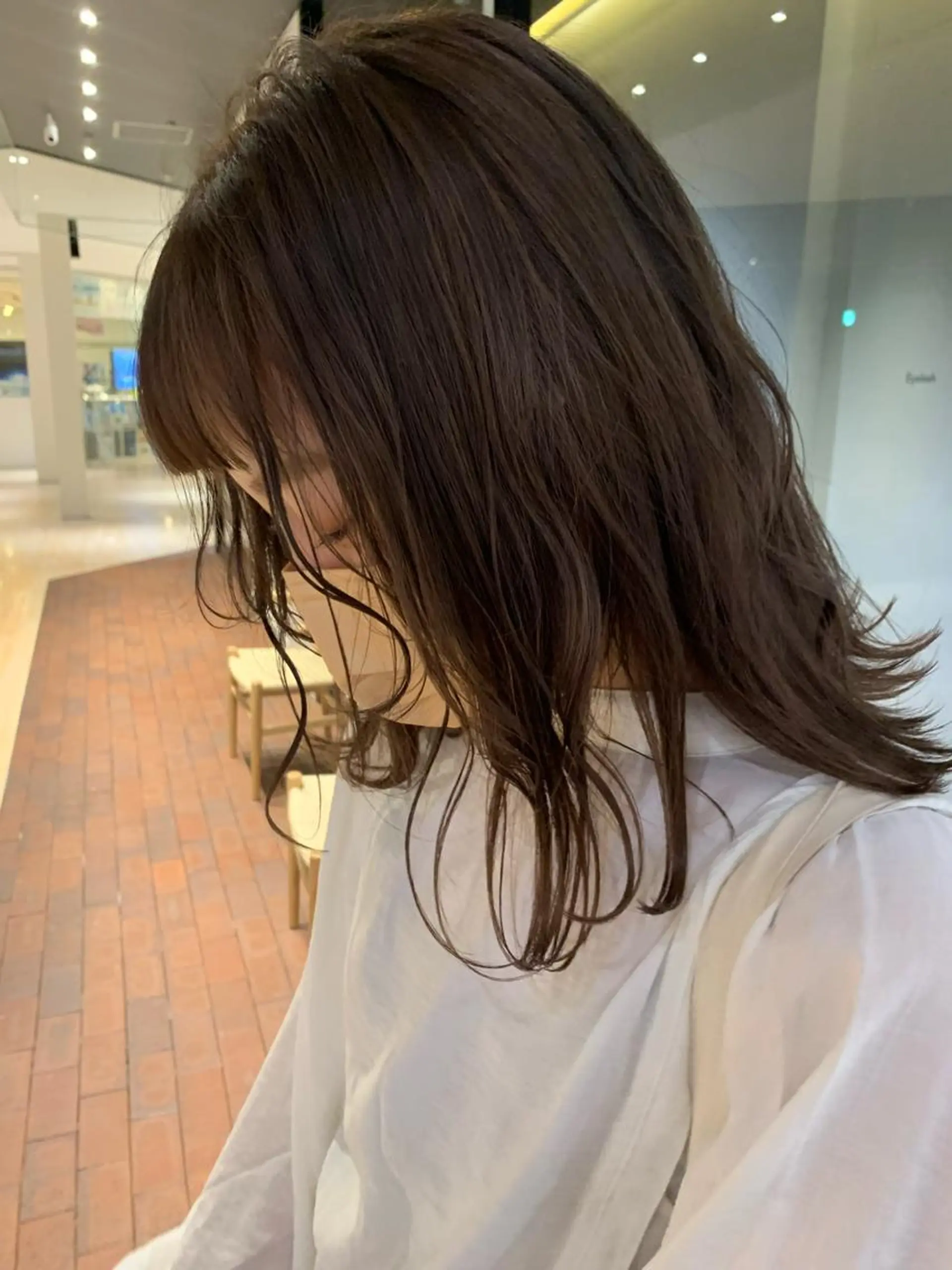 ミディアム カラー ベージュカラー 片岡 由依のヘアスタイル