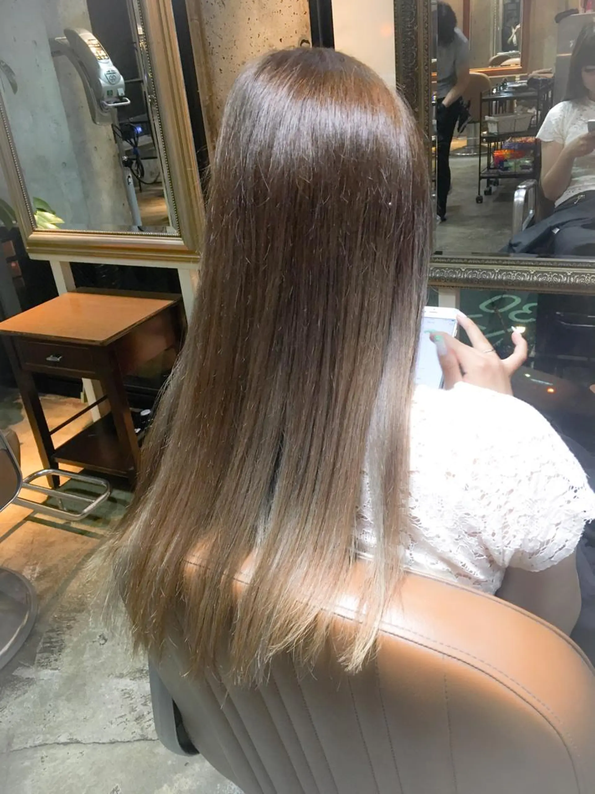 ロング カラー アッシュ ベージュカラー グラデーションカラー 外国人風カラー 北條 優輝のヘアスタイル