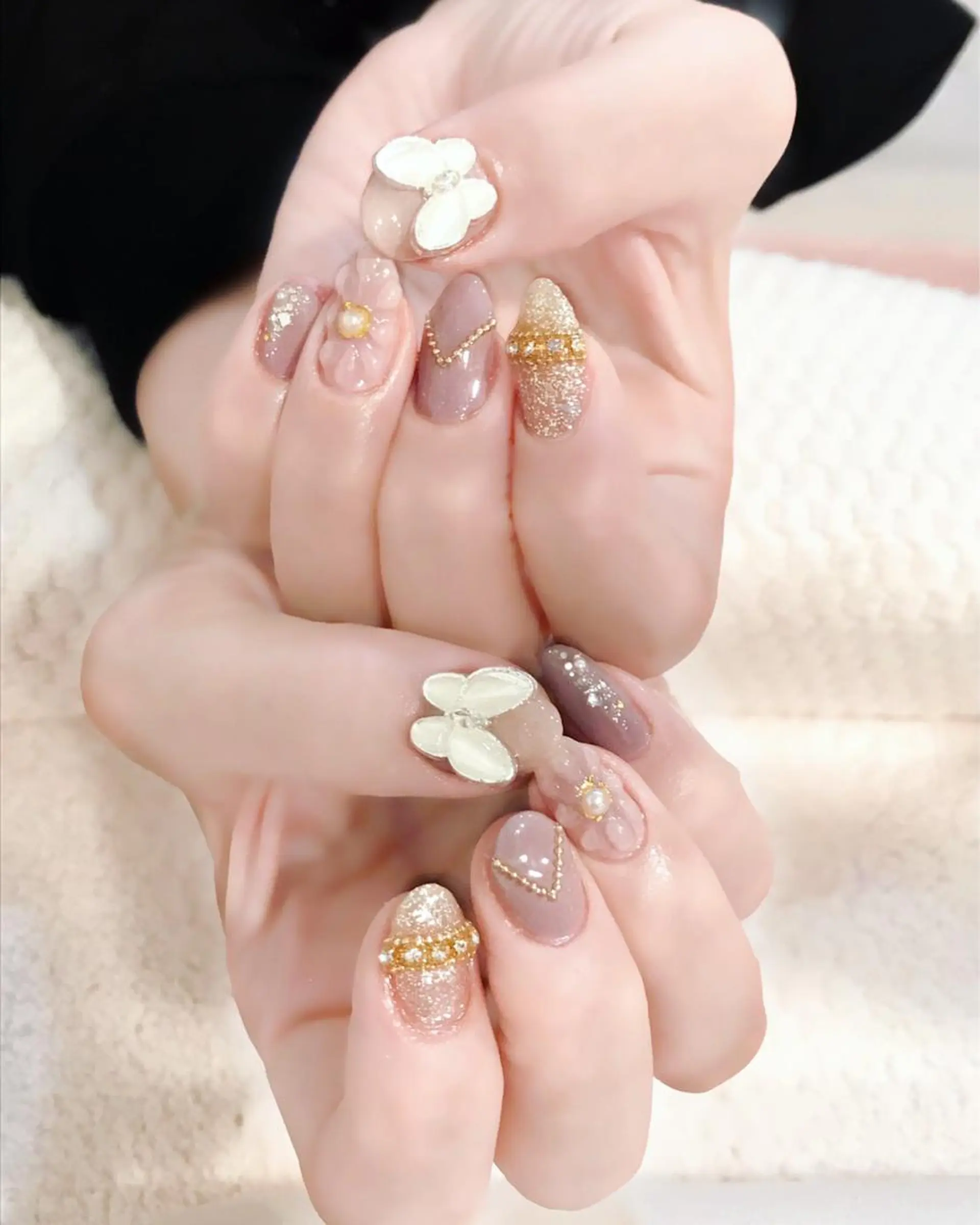 ネイル フラワーネイル フレンチネイル ジェルネイル キラキラネイル ワンホンネイル Nyanco Nailのネイルデザイン