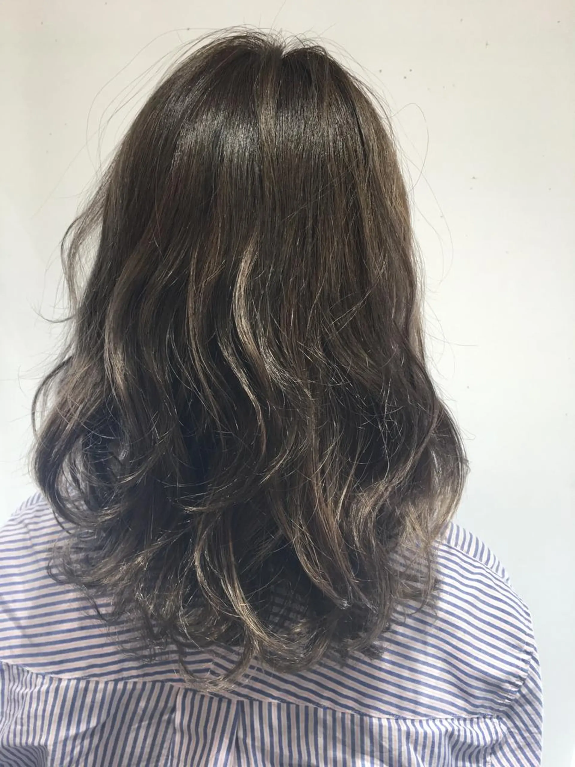 セミロング カラー ヘアアレンジ アッシュ ブルーカラー ブルーアッシュ ハイライトカラー ハイライト fukuyasu rikaのネイルデザイン