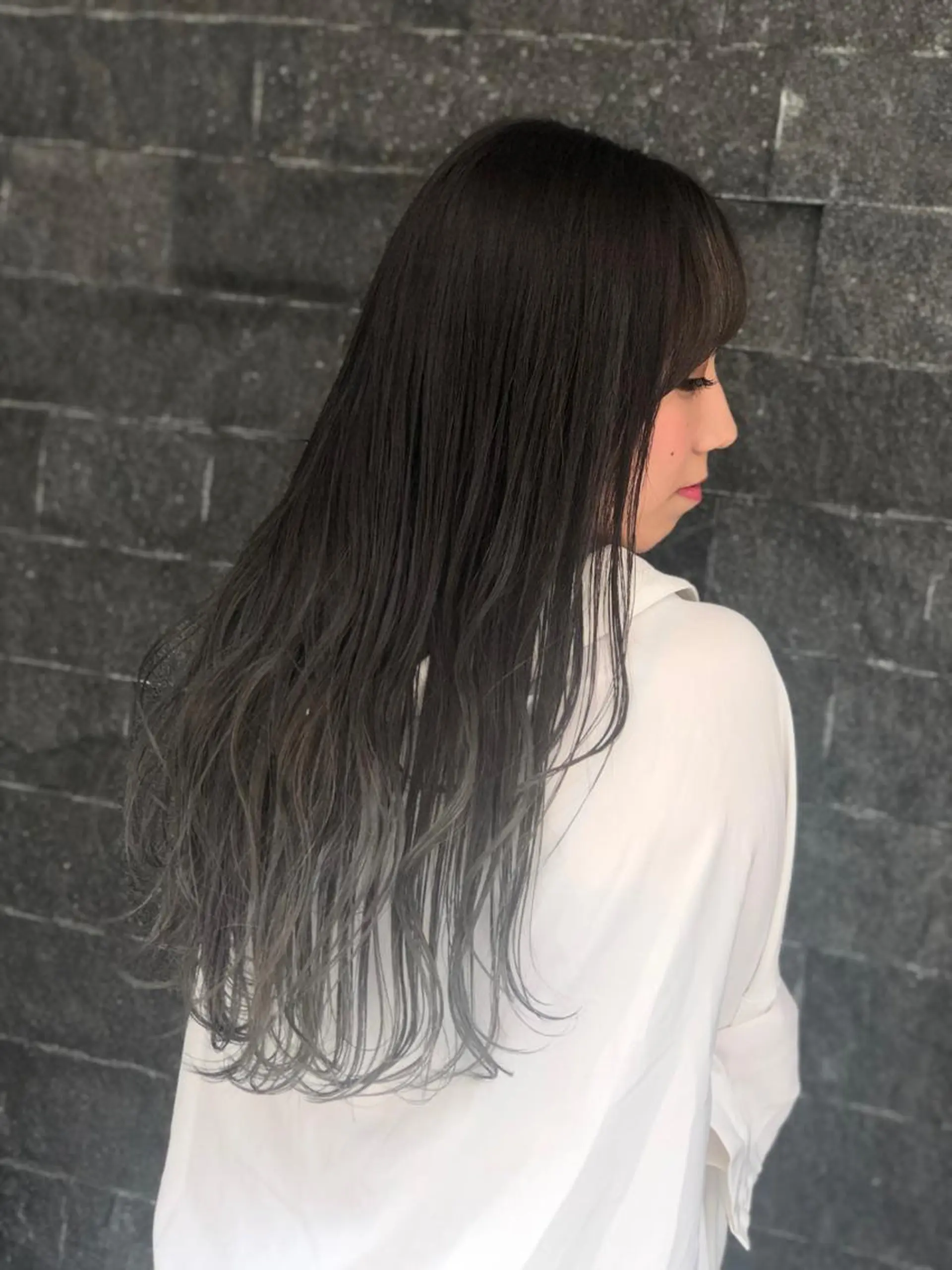 ロング カラー アッシュ バレイヤージュ グラデーションカラー レイヤーカット ヘアカラー トリートメント 及川 祐輔のヘアスタイル