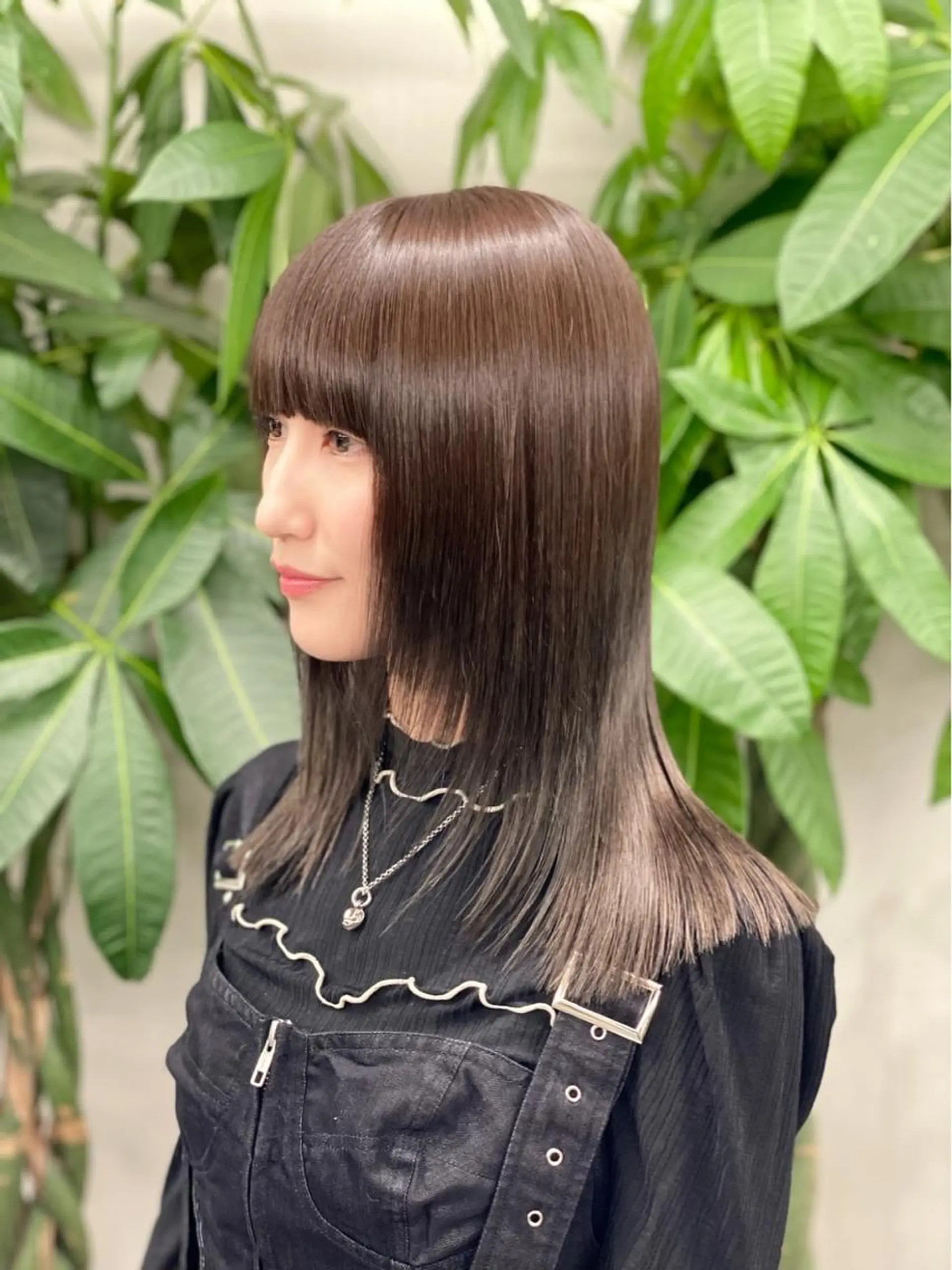 ミディアム アッシュ ボブ くびれヘア ハイライト レイヤーカット 原宿アンリ 山下卓也のヘアスタイル