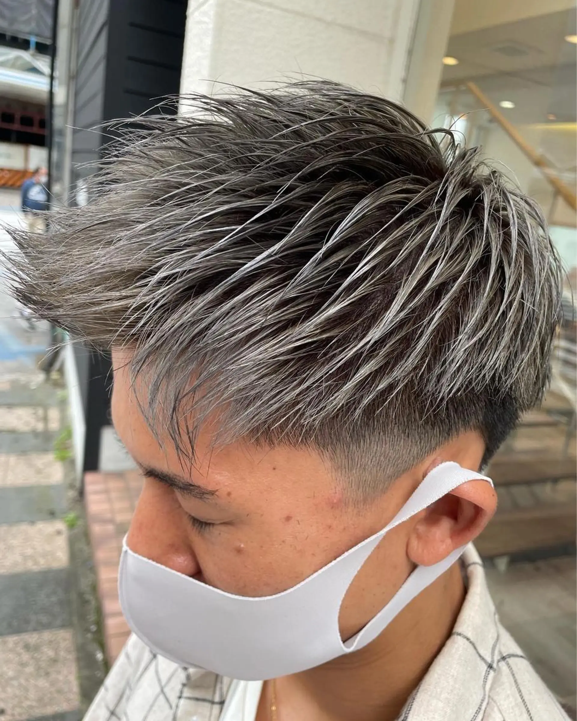 ショート カラー メンズ メンズブリーチ ブリーチ シルバー Ore🫧タナカマヤ /柔らかい質感カラーのヘアスタイル