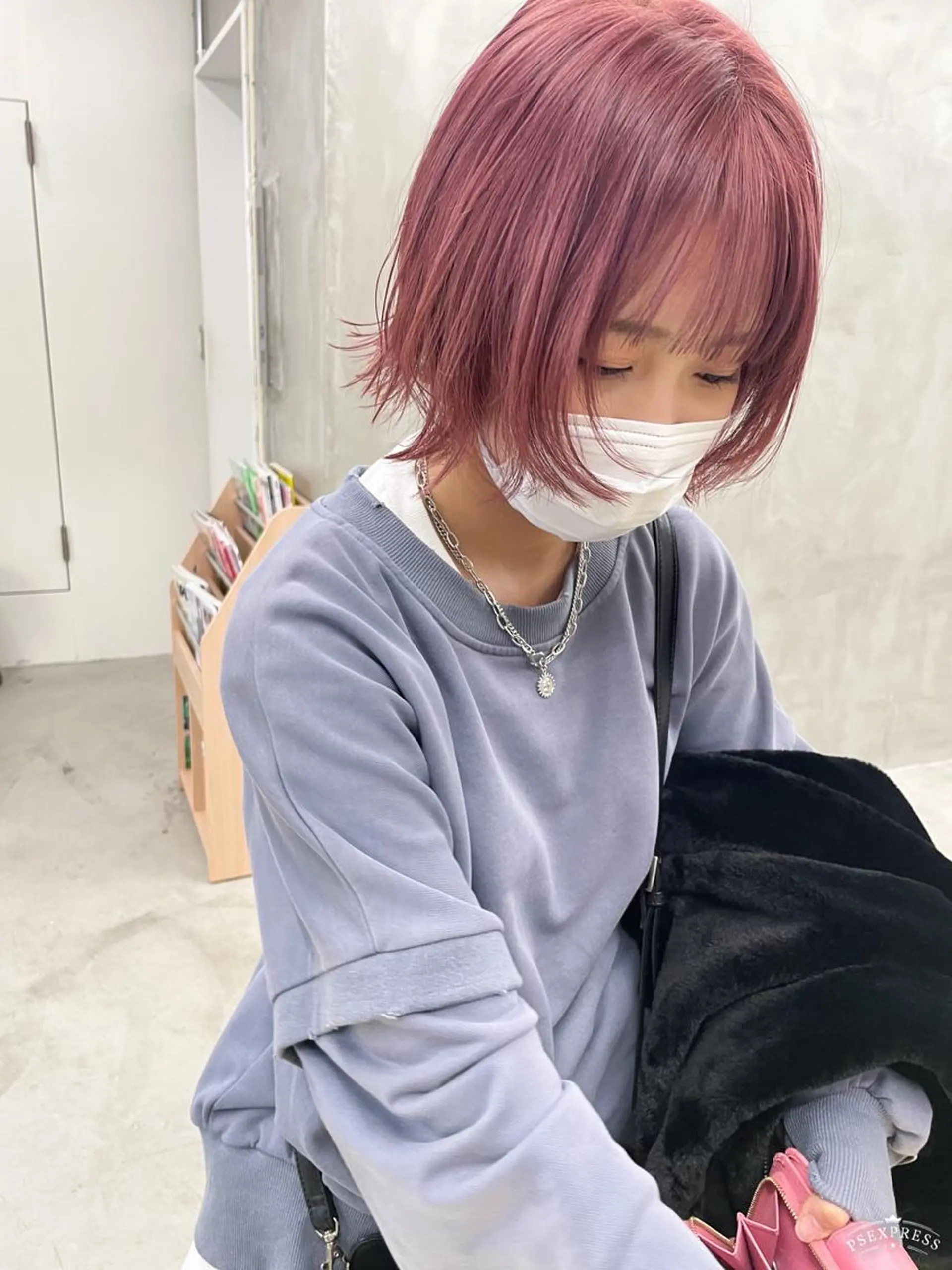 ショート 💜ショート💜 ウルフ、ボブ二色亜美のヘアスタイル