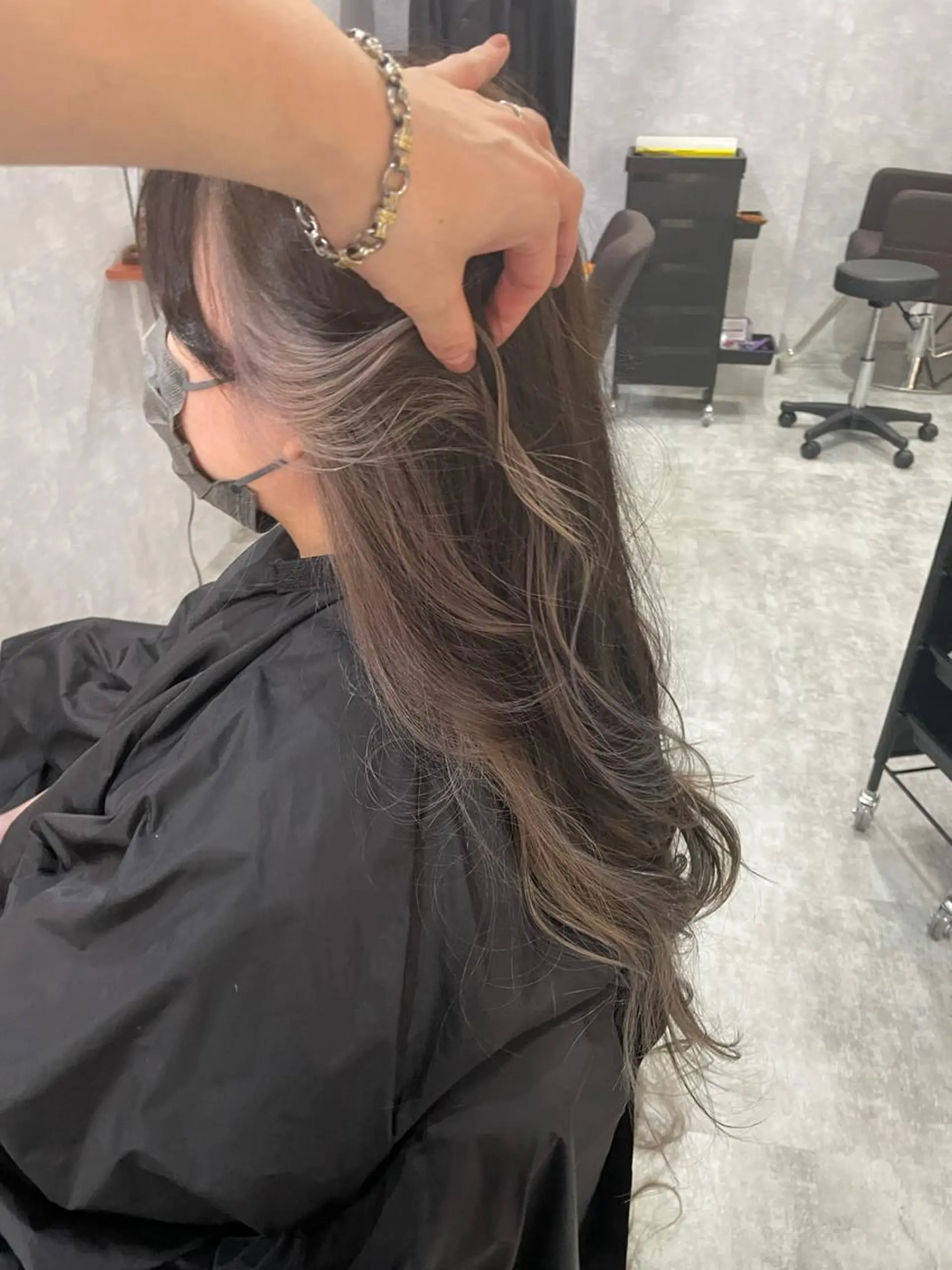 ロング andKおもろまち店 艶ダブルカラー✨のヘアスタイル