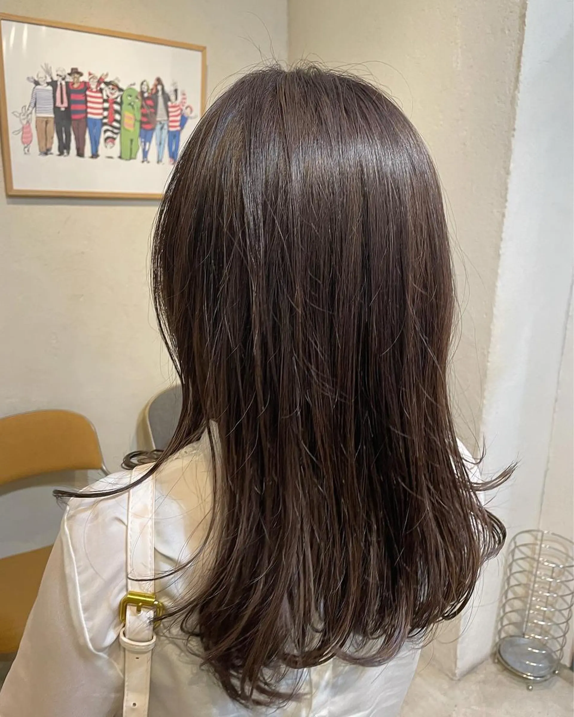 ロング カラー Takanishi くすみベージュカラーのヘアスタイル
