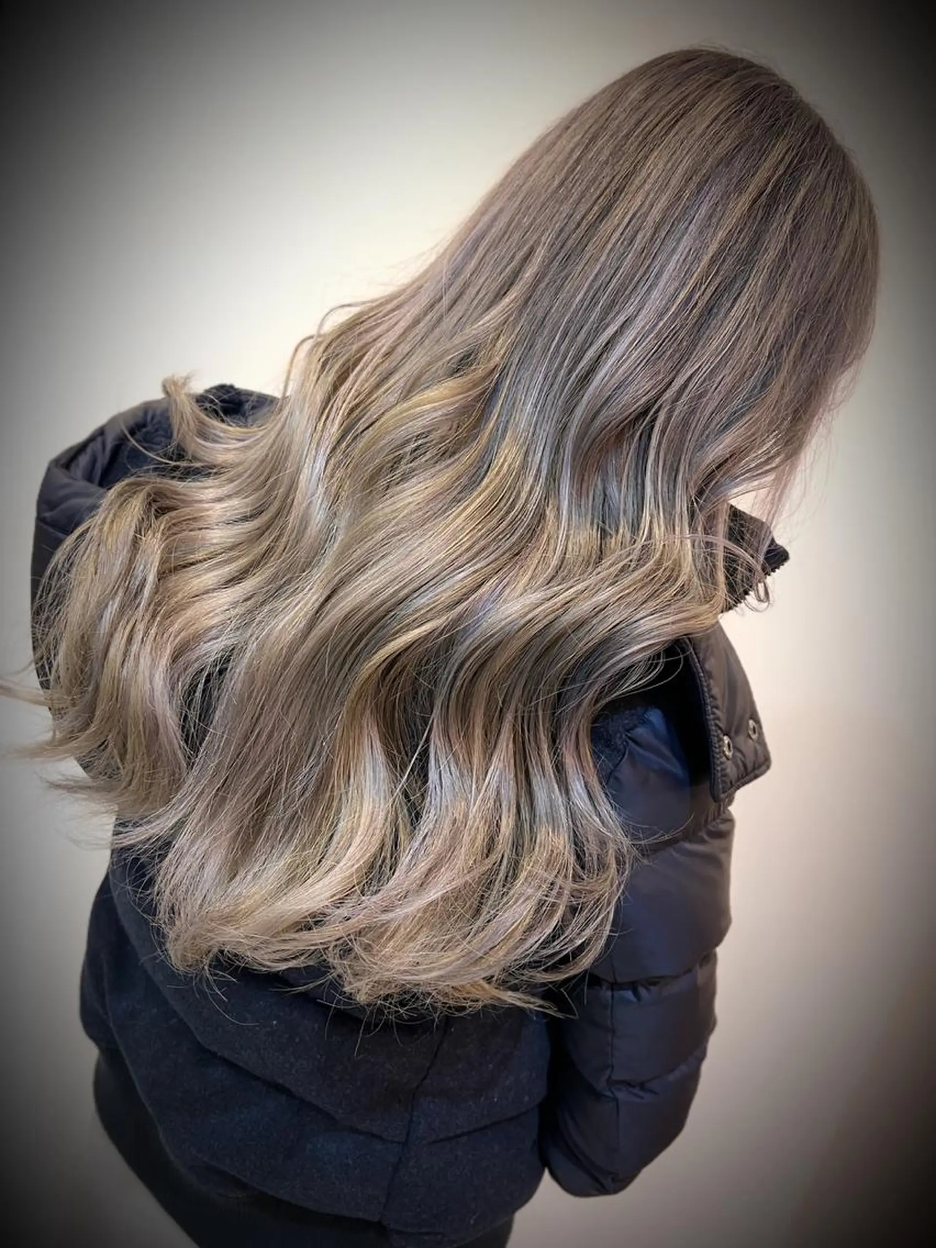 カラー ブリーチ 守屋 智紀のヘアスタイル