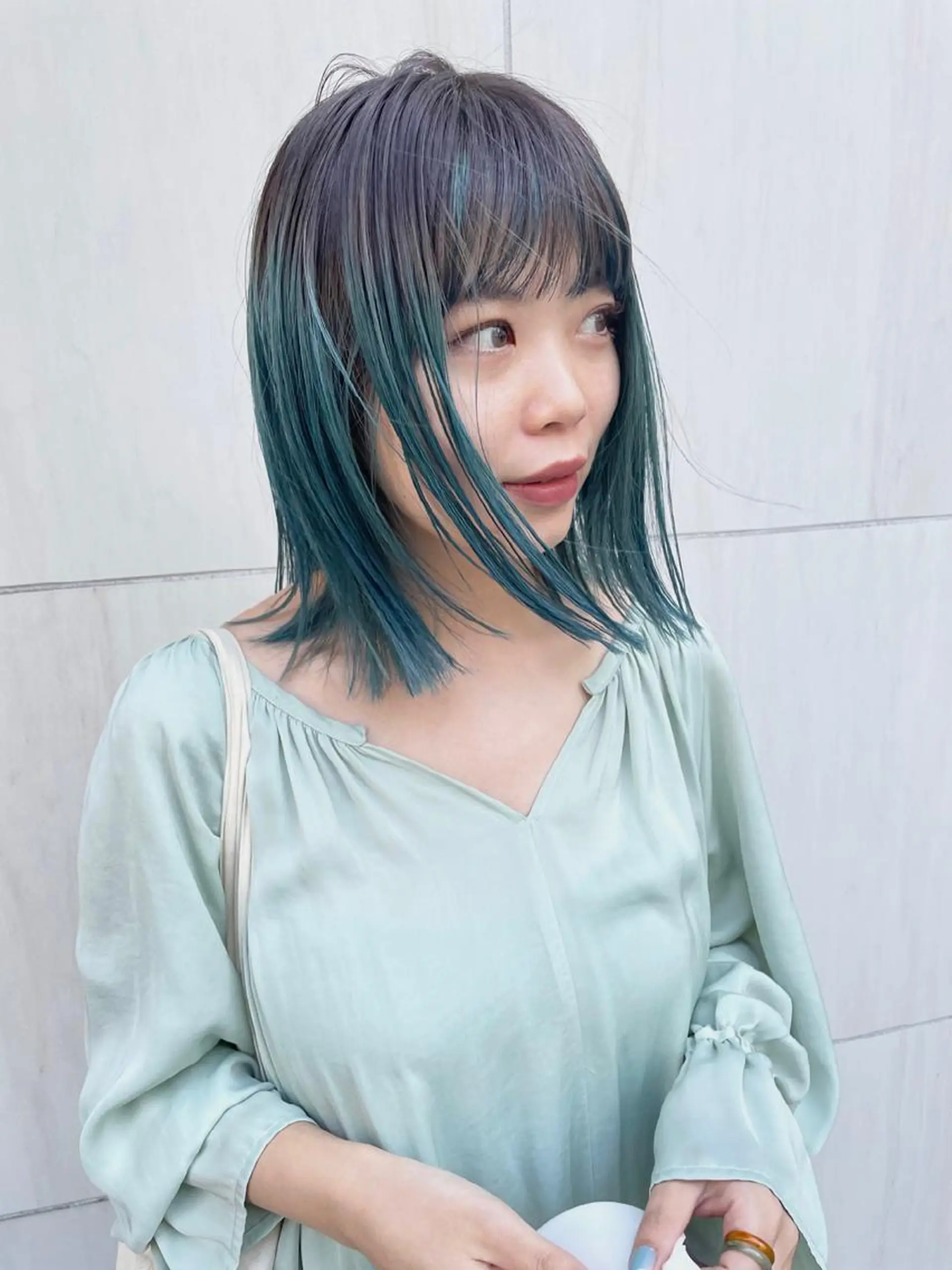 ミディアム カラー パーマ ヘアアレンジ メンズ キッズ ネイル マツエク・マツパ アイブロウ 眉カラー カット ヘアカラー トリートメント tatsumi/ボブ ウルフ/レイヤーのヘアスタイル