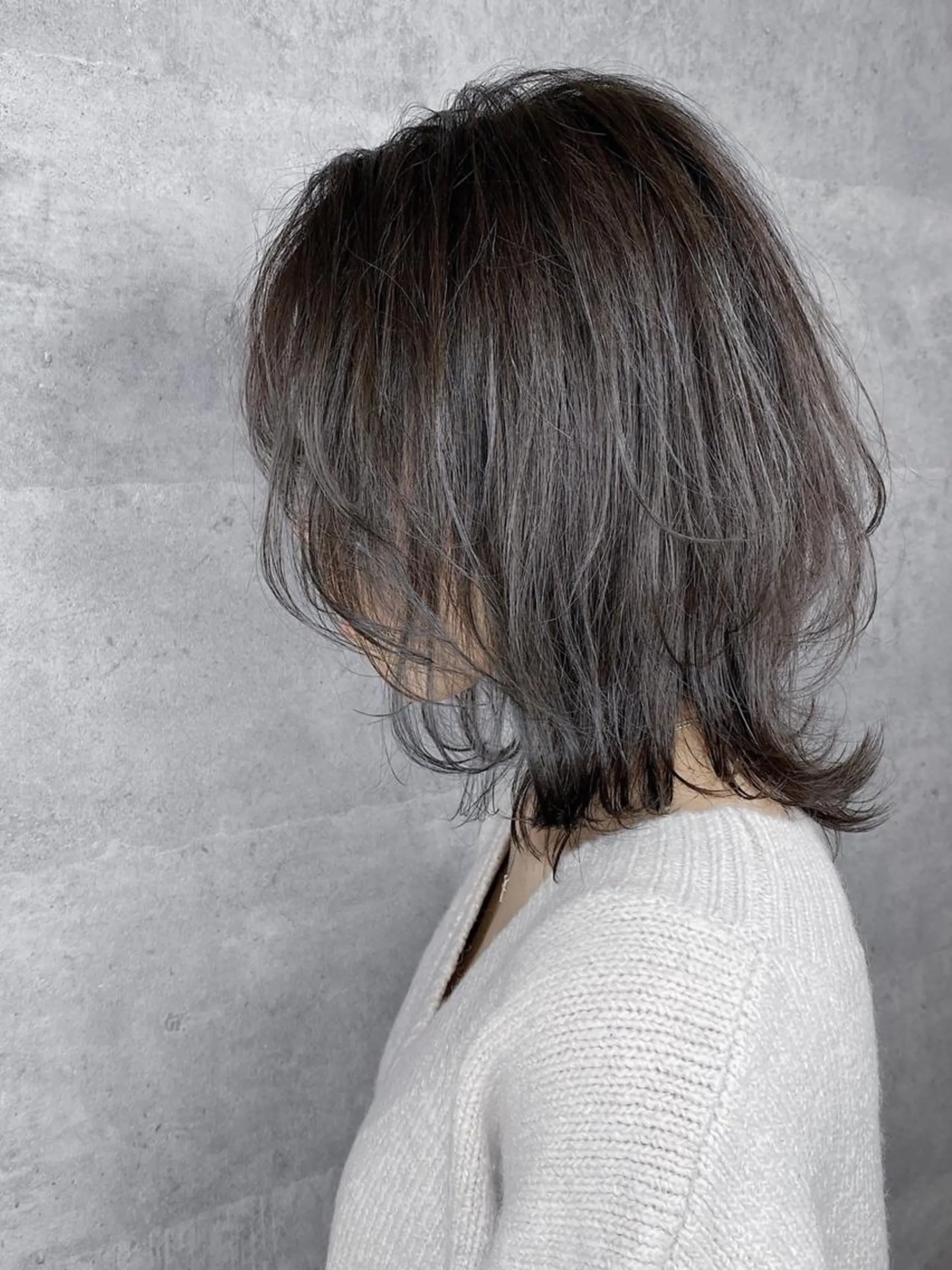 ミディアム カラー _WHITE 天王寺のヘアスタイル