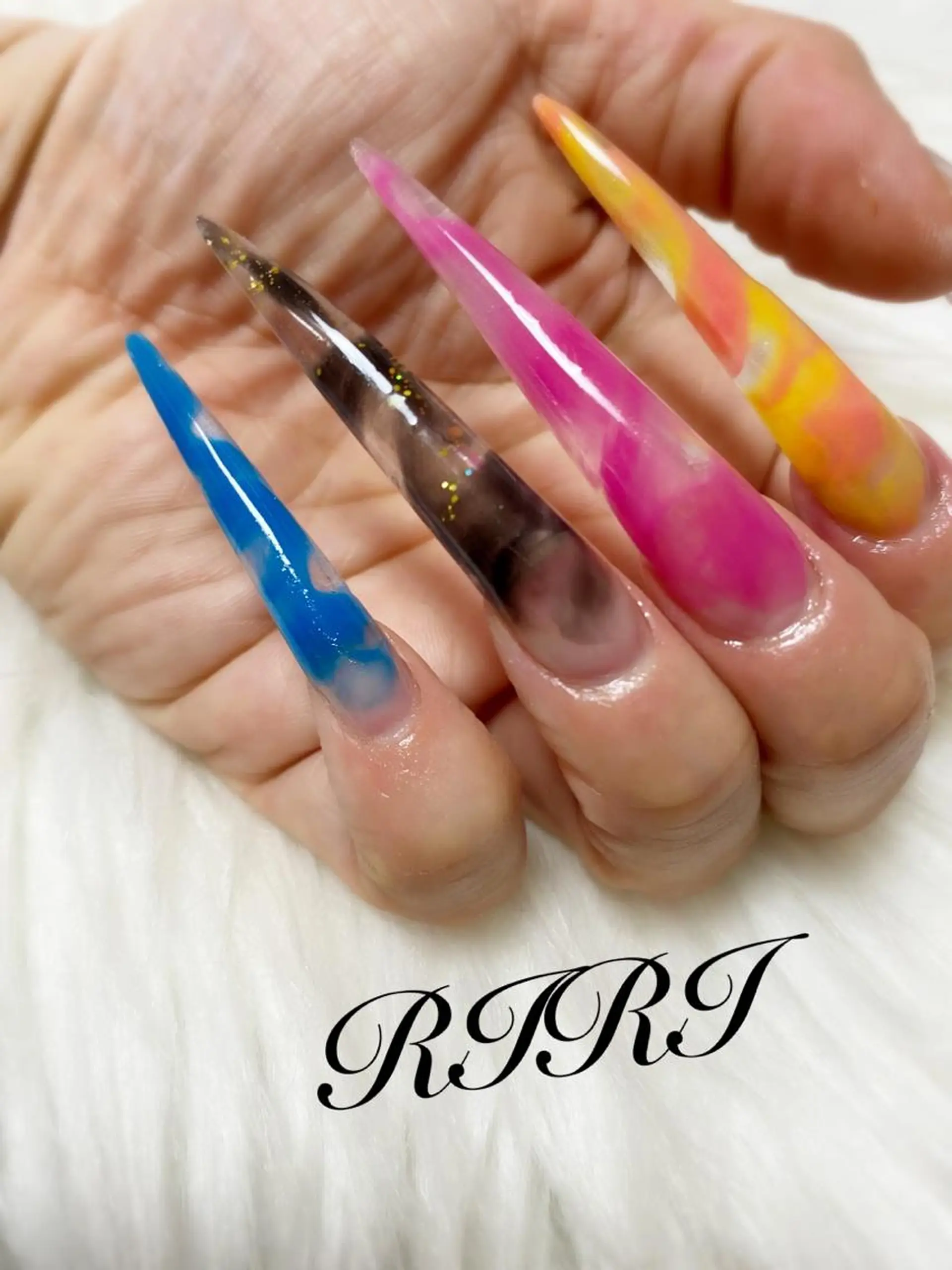 ネイル ジェルネイル ロングネイル 大理石ネイル(マーブル) ピンク スカルプネイル ハンドネイル riri オーナーのネイルデザイン