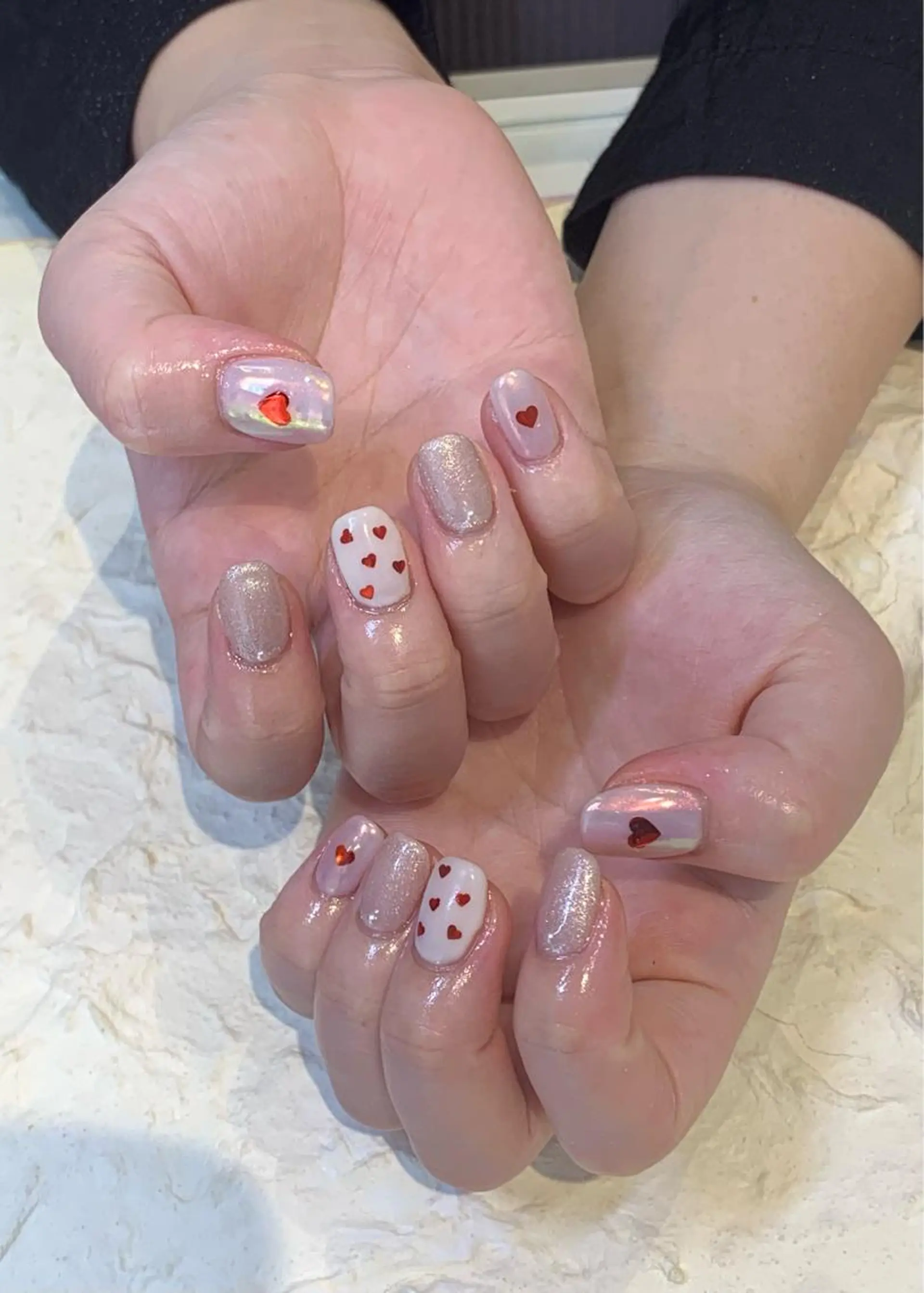 ネイル ガーリー マキノ ユイのネイルデザイン