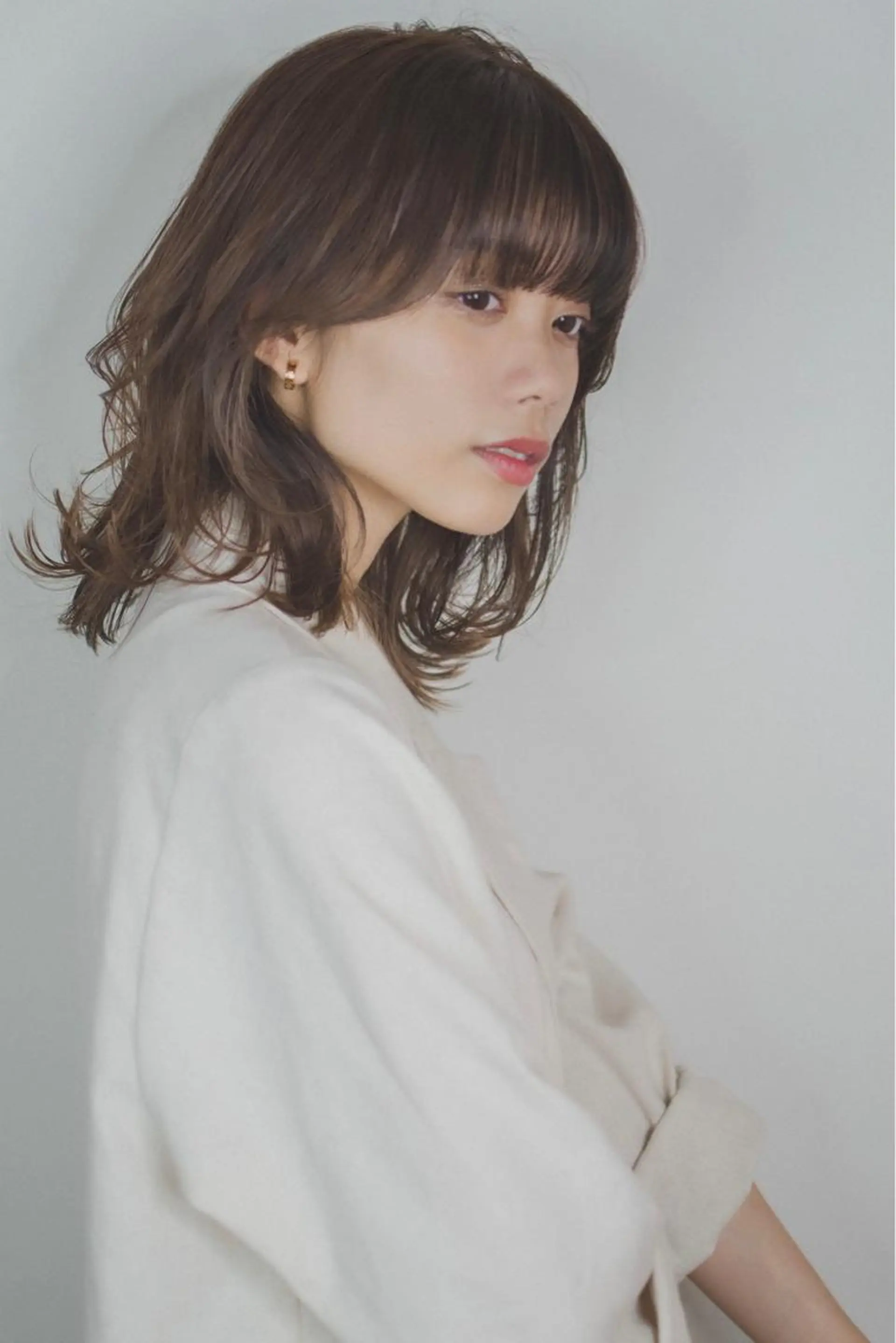 ミディアム カラー 前髪/顔周り /レイヤー/秋山 元のヘアスタイル