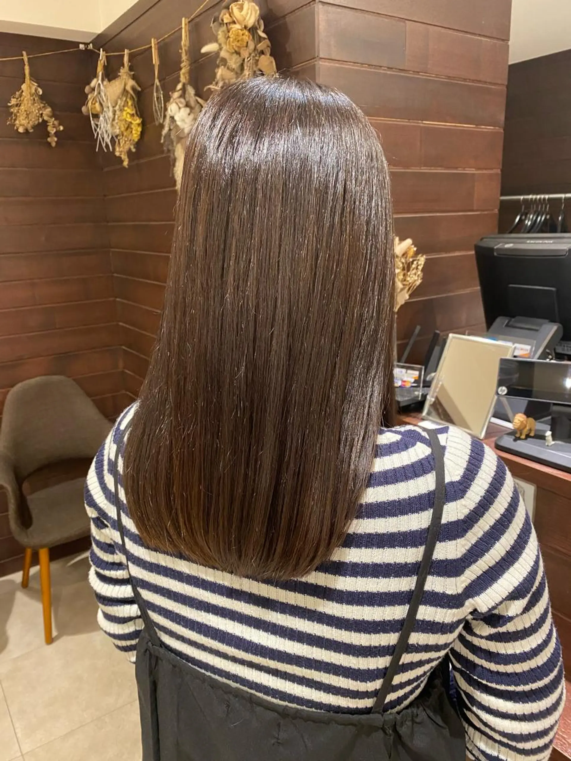 ロング カラー ブラウンカラー ナチュラルブラウン 網代 志帆のヘアスタイル