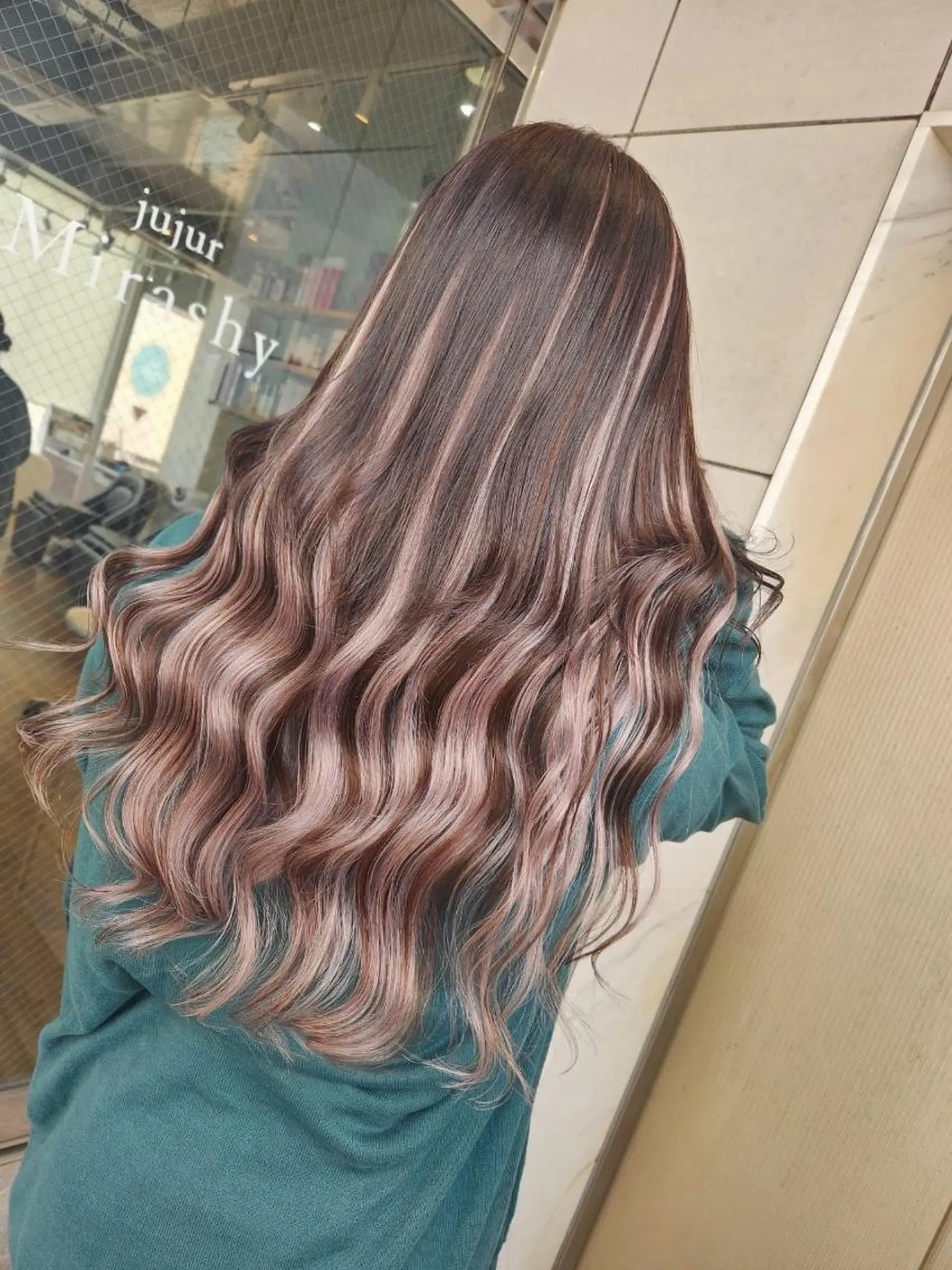 Mirashy 成田のヘアスタイル